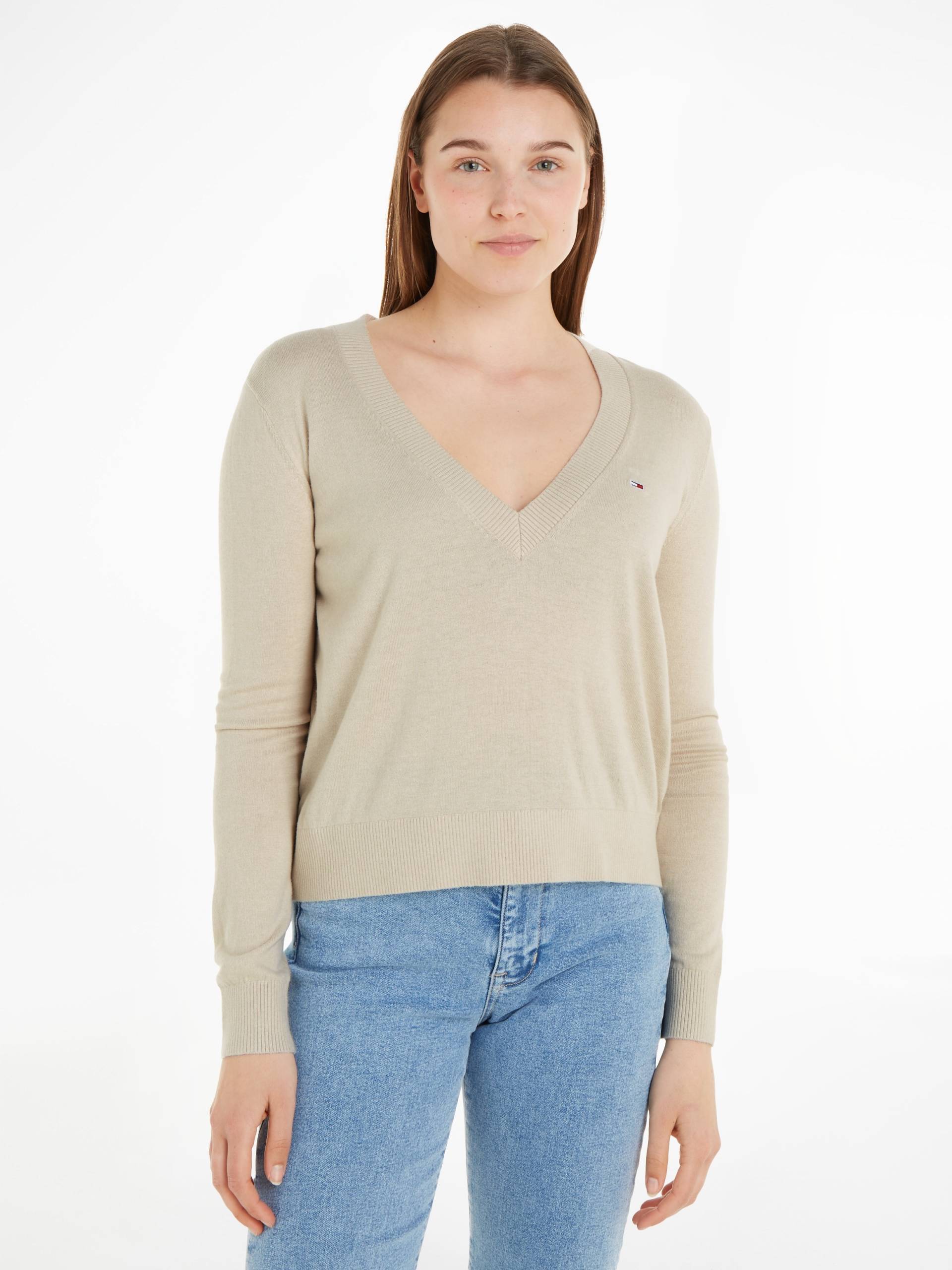 Tommy Jeans V-Ausschnitt-Pullover »TJW ESSENTIAL VNECK SWEATER EXT«, mit Logostickerei Tommy Jeans V-Ausschnitt-Pullover »TJW ESSENTIAL VNECK SWEATER EXT«, mit Logostickerei von TOMMY JEANS