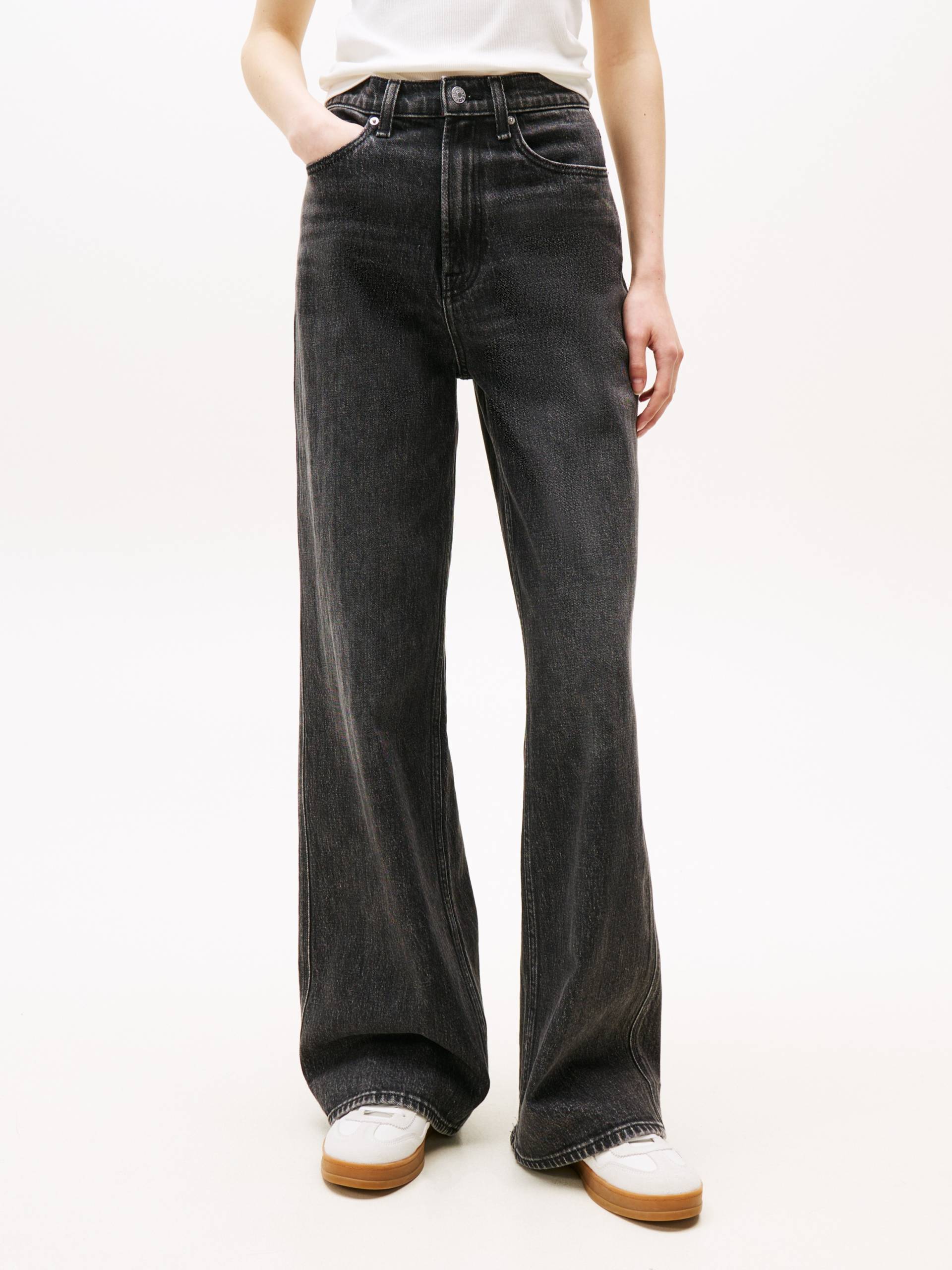 Tommy Jeans Weite Jeans »Claire High Rise«, mit Logo-Badge Tommy Jeans Weite Jeans »Claire High Rise«, mit Logo-Badge von TOMMY JEANS