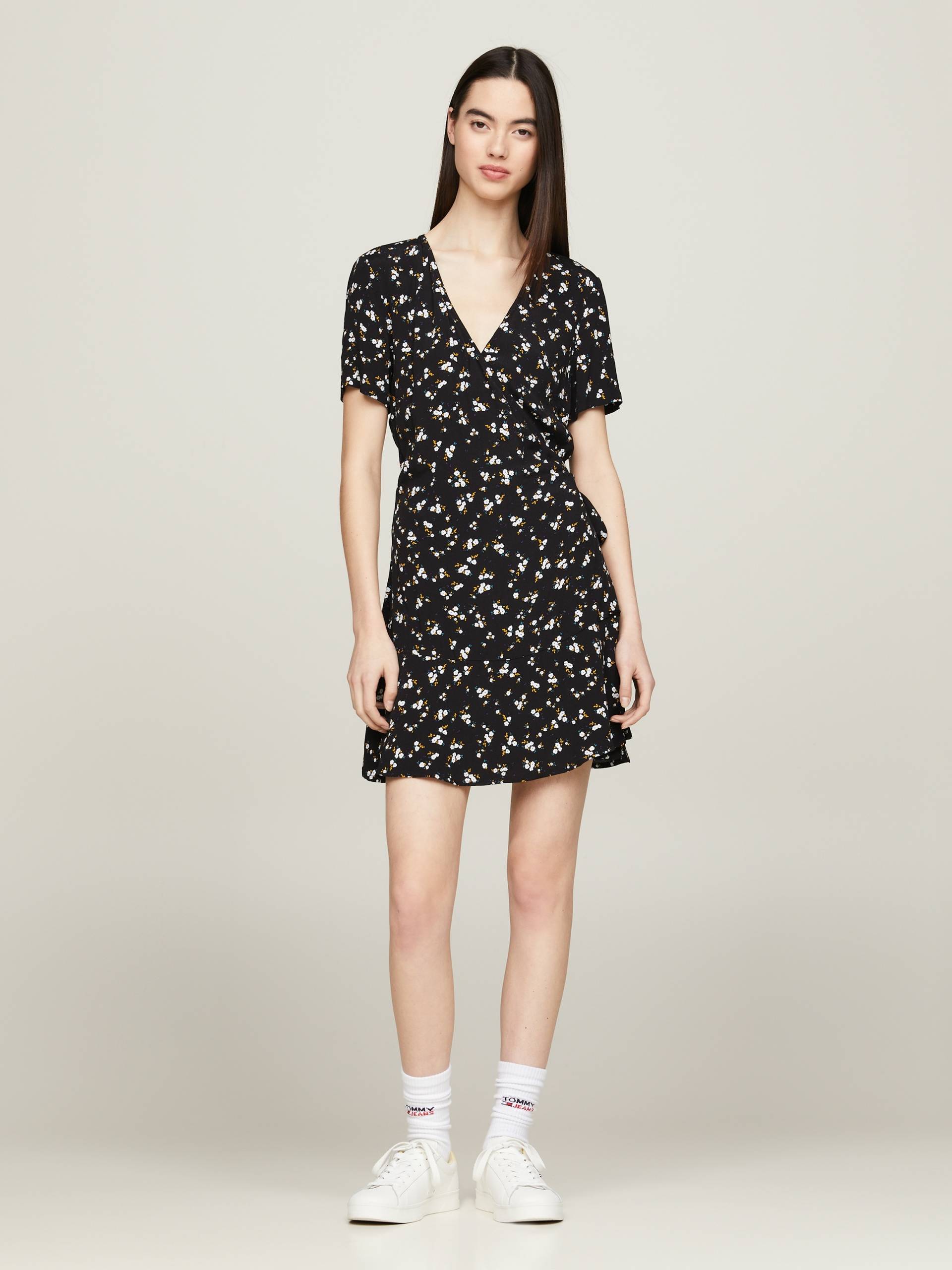 Tommy Jeans Wickelkleid »TJW FLORAL RUFFLE WRAP DRESS«, mit V-Ausschnitt von TOMMY JEANS