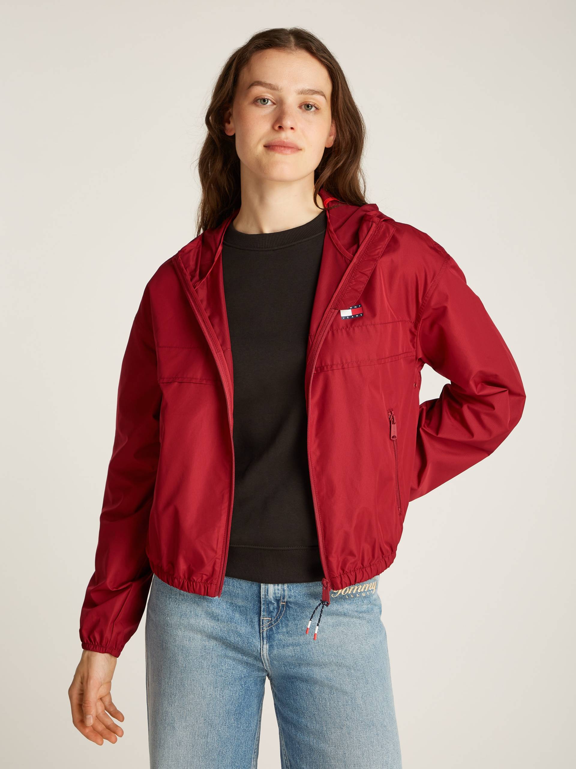 Tommy Jeans Windbreaker »TJW CRP LT CHICAGO«, in modischer Cropped Form von TOMMY JEANS