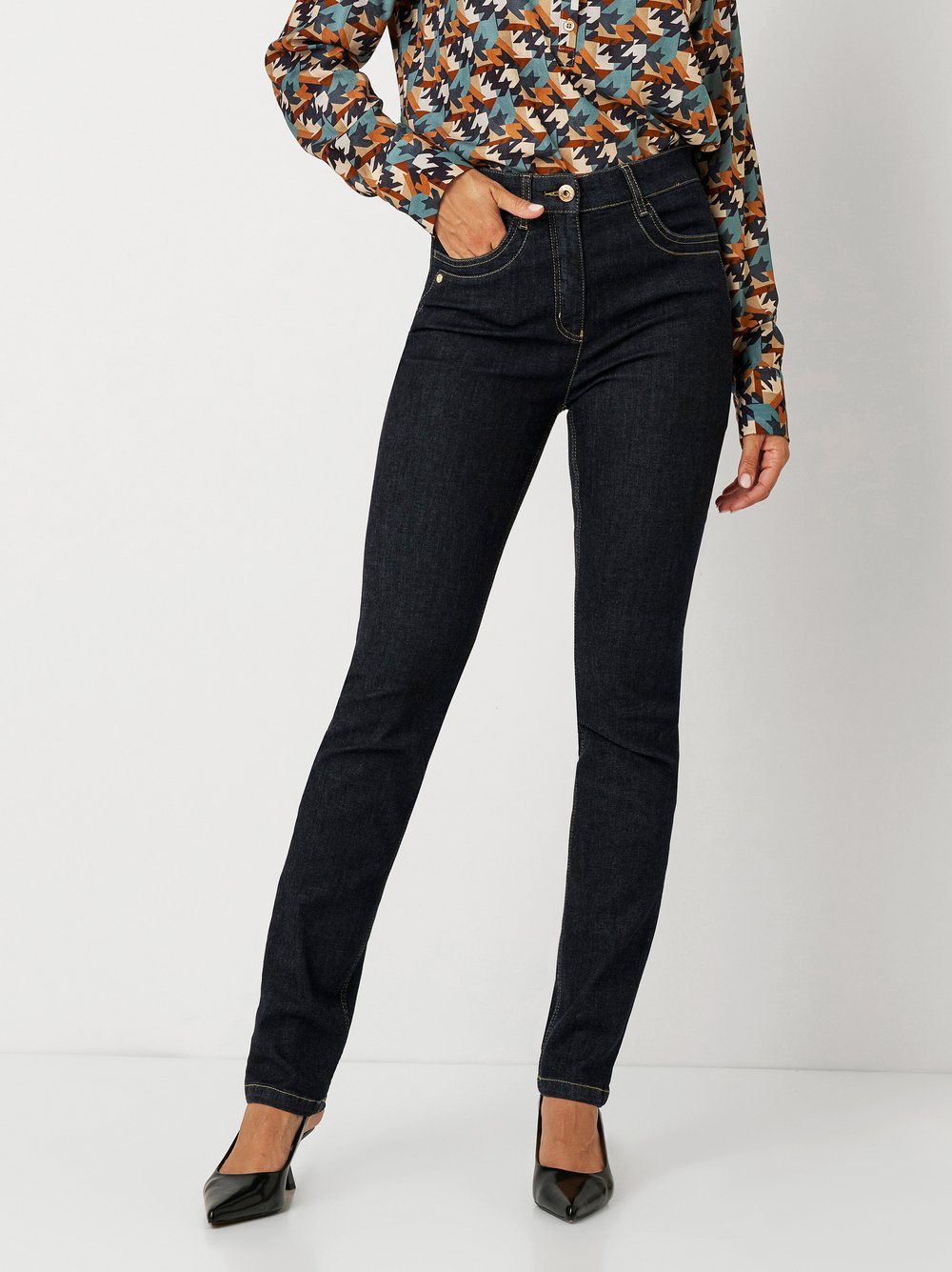 TONI Slim-fit-Jeans »Slim be loved be l«, im Four-Pocket Style TONI Slim-fit-Jeans »Slim be loved be l«, im Four-Pocket Style von TONI