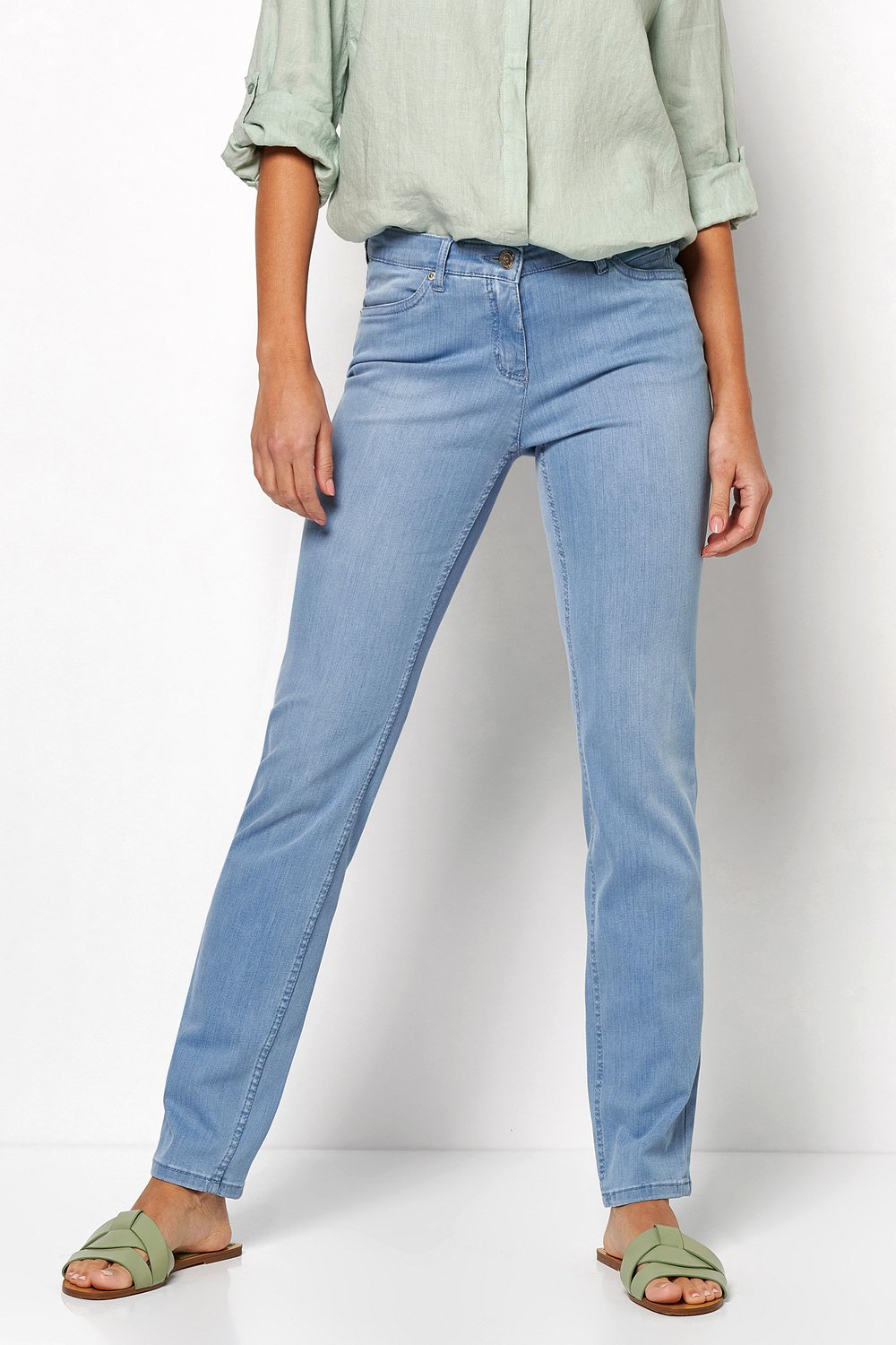 TONI Straight-Jeans »Perfect Shape Straight«, mit Gesässtaschen mit aufwendiger Verzierung TONI Straight-Jeans »Perfect Shape Straight«, mit Gesässtaschen mit aufwendiger Verzierung von TONI