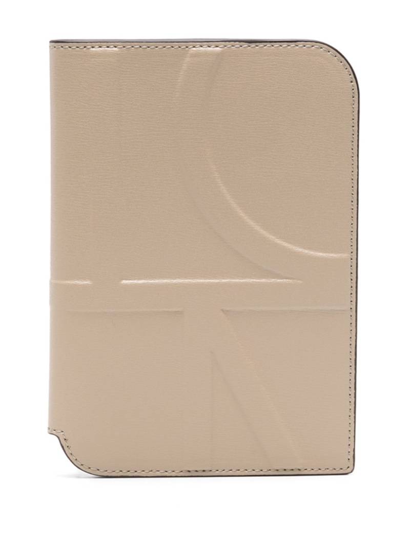 TOTEME logo-embossed passport wallet - Neutrals von TOTEME