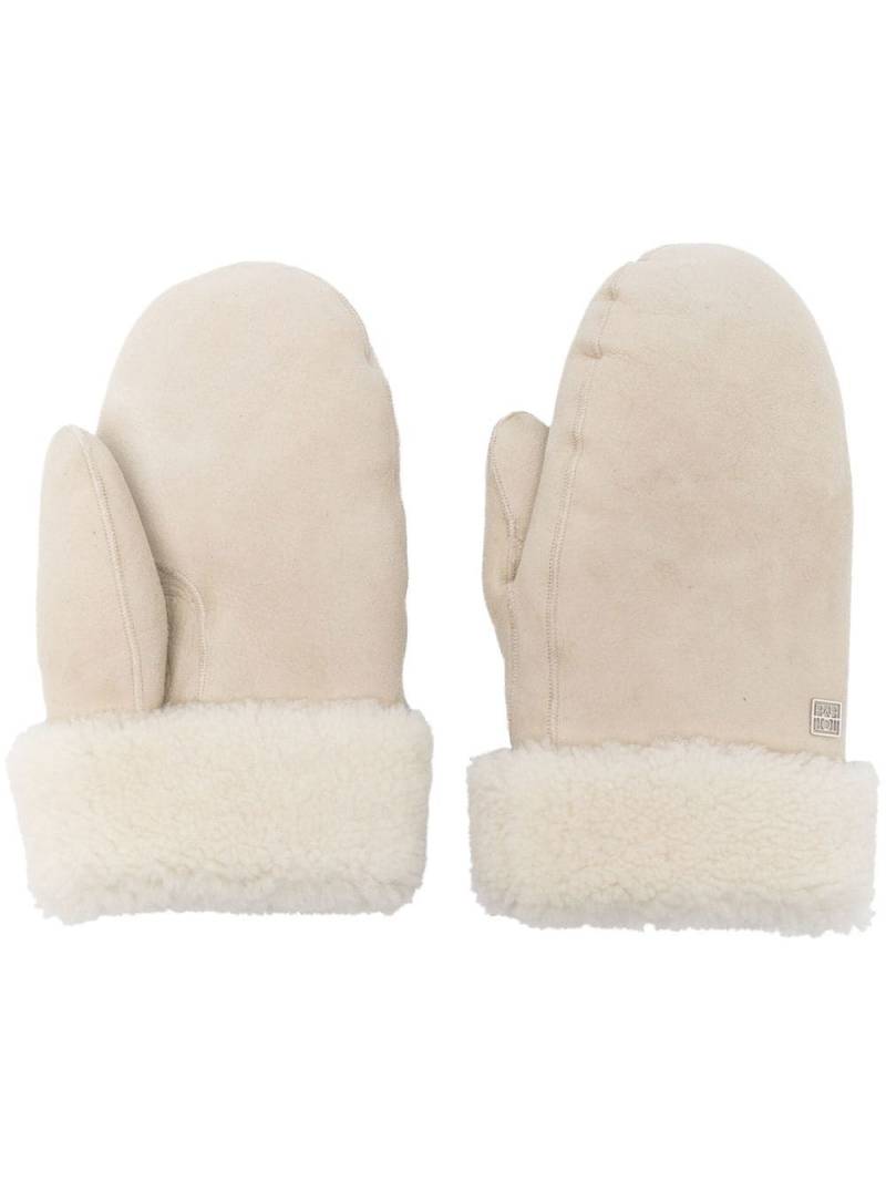 TOTEME logo plaque mittens - Neutrals von TOTEME