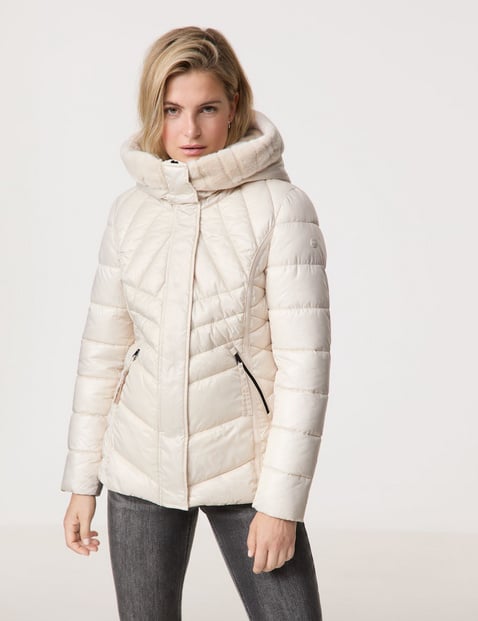 TAIFUN Damen Glänzende Steppjacke mit Webpelz 66cm Langarm Stehkragen 2-Wege-Reißverschluss|Verdeckte Druckknopfleiste Beige von Taifun