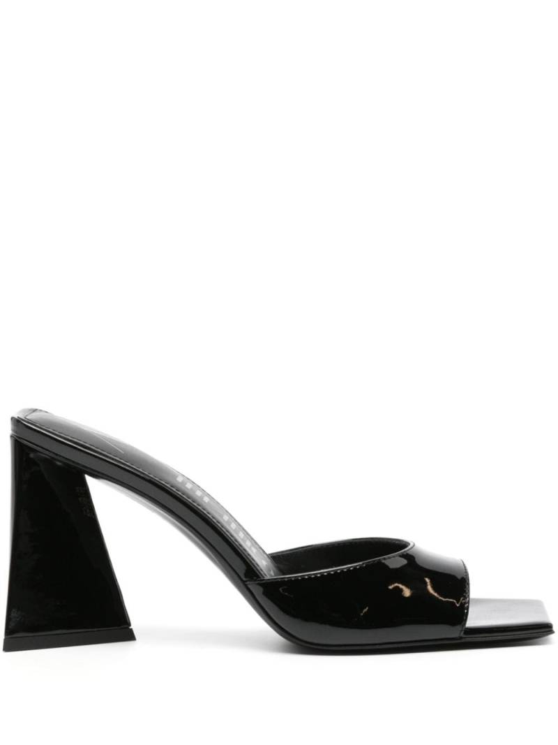 The Attico Devon 85mm patent-leather mules - Black von The Attico