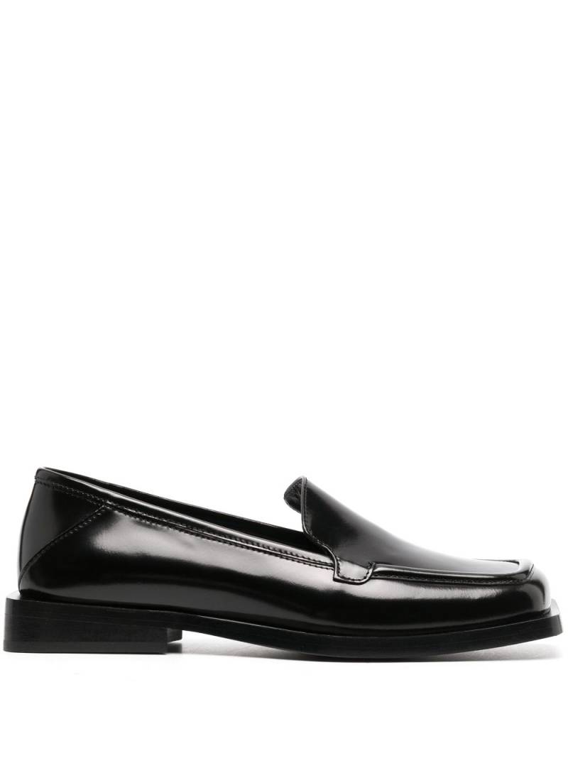 The Attico Micol asymmetric-toe leather loafers - Black von The Attico