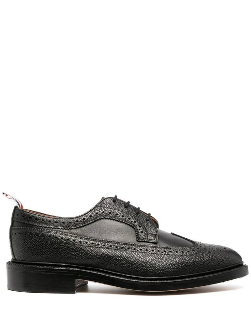 Thom Browne pebbled Longwing brogues - Black von Thom Browne