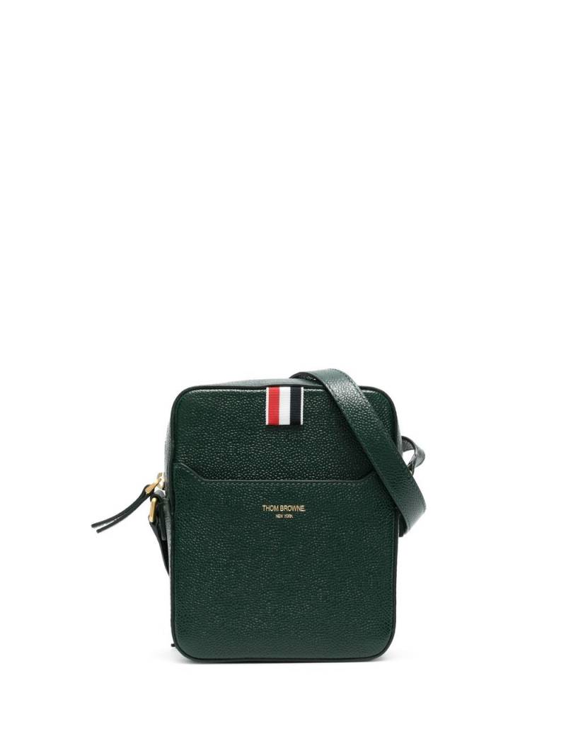 Thom Browne pebble texture messenger bag - Green von Thom Browne