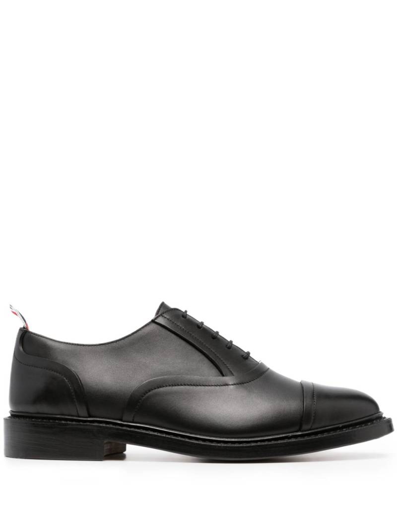 Thom Browne toecap leather Oxford shoes - Black von Thom Browne