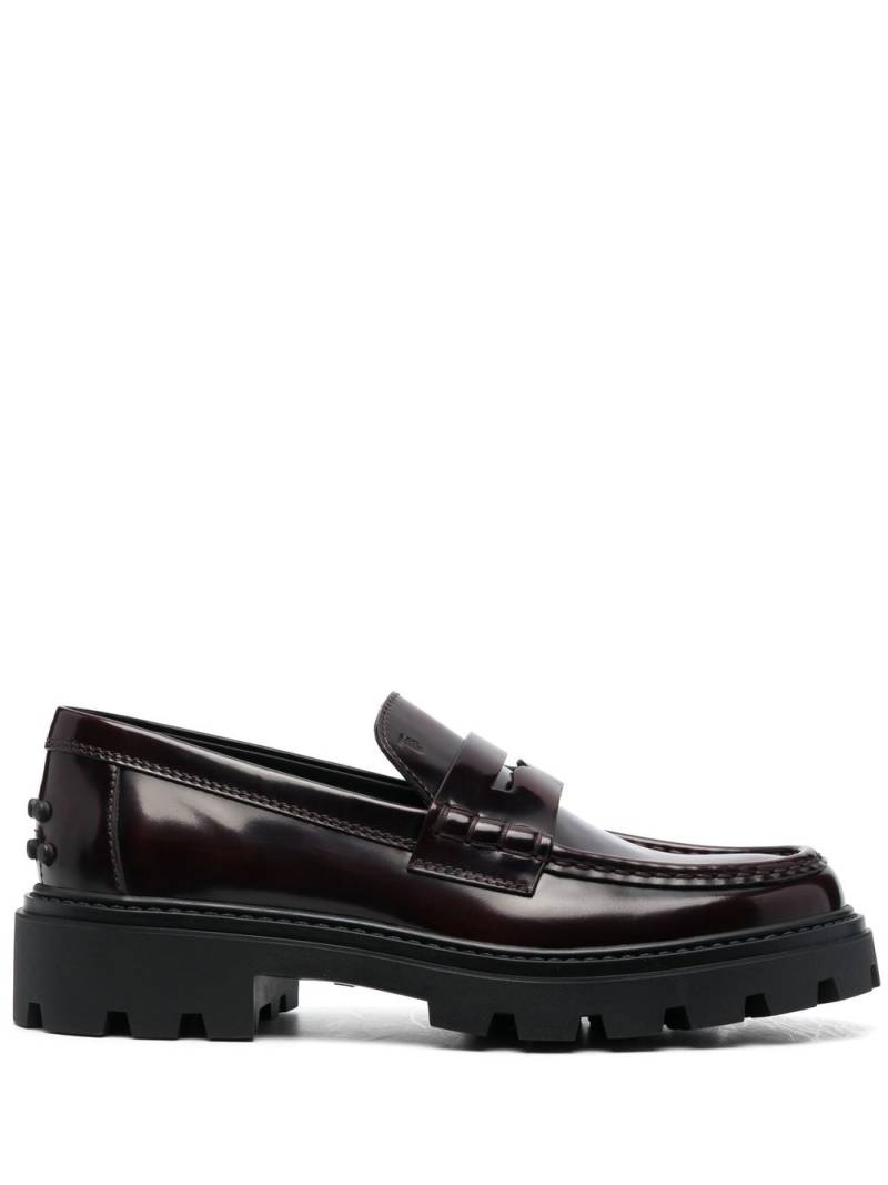 Tod's semi-patent leather loafers - Red von Tod's