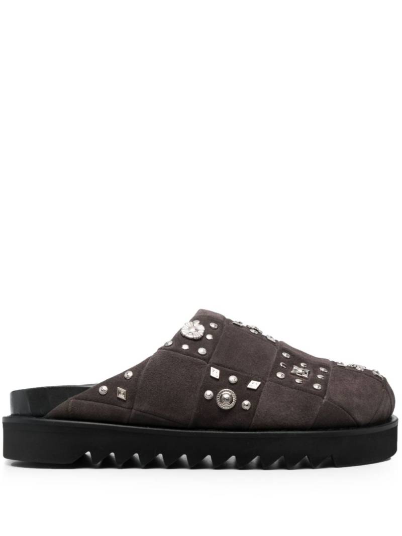 Toga Virilis stud-embellished suede slippers - Grey von Toga Virilis