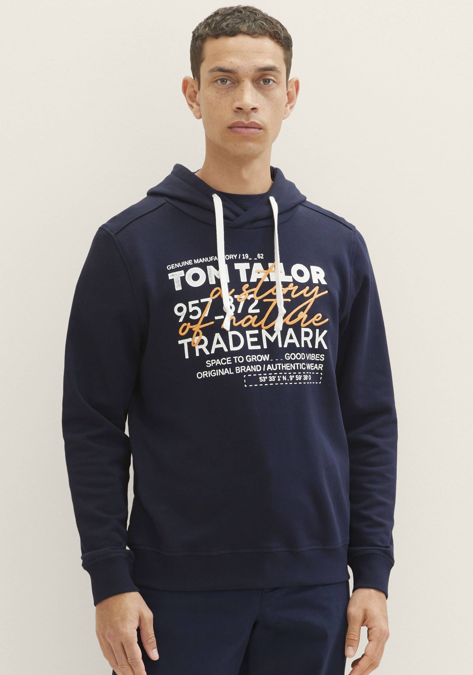 TOM TAILOR Kapuzensweatshirt, mit lässigem Frontprint + Stickerei von Tom Tailor