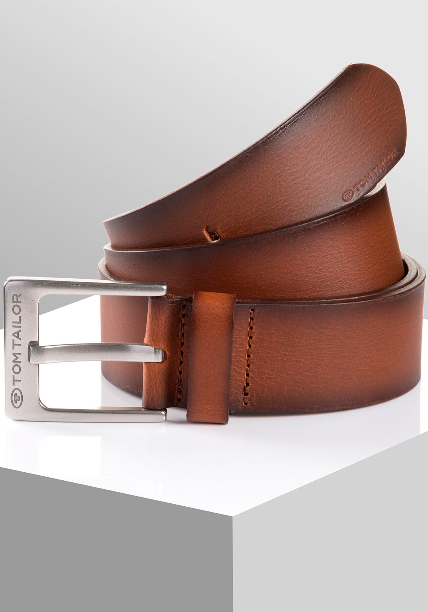 TOM TAILOR Ledergürtel »TTCALVIN«, 4 cm breiter Herrengürtel, Casual und Jeans Look TOM TAILOR Ledergürtel »TTCALVIN«, 4 cm breiter Herrengürtel, Casual und Jeans Look von Tom Tailor