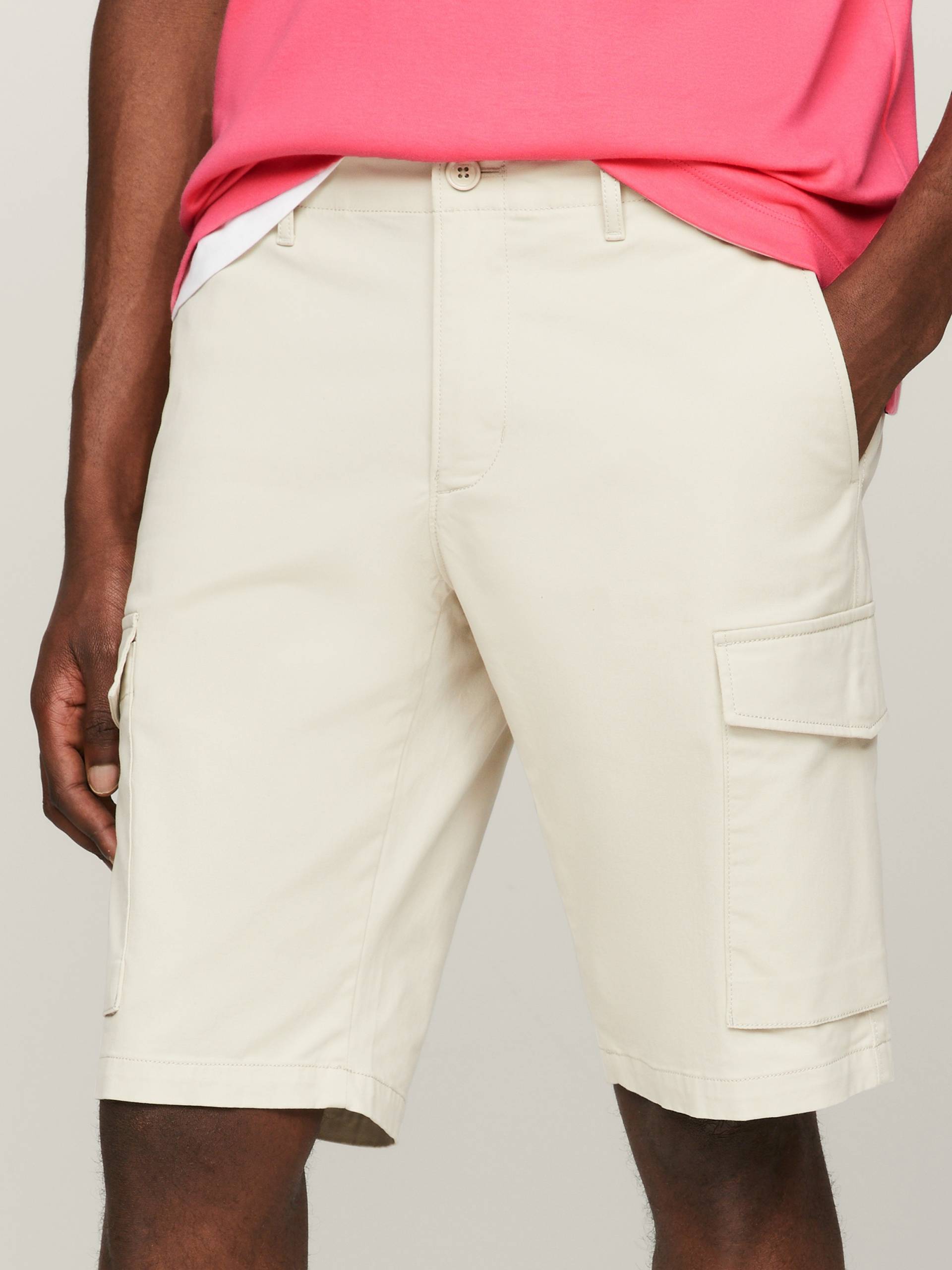 Tommy Hilfiger Cargoshorts »JOHN CARGO 1985«, in schlichtem Design von Tommy Hilfiger