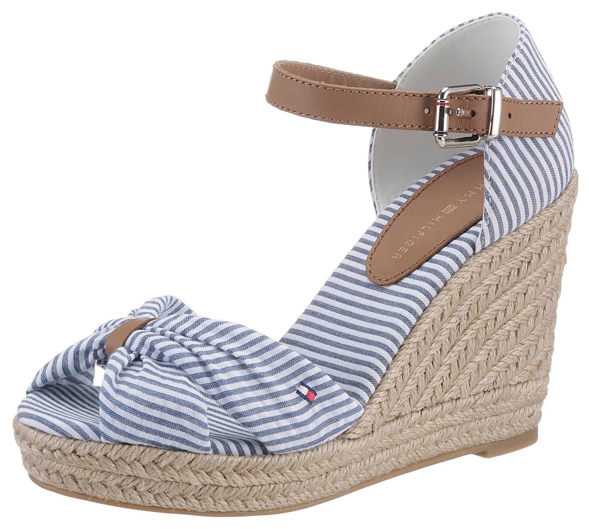 Tommy Hilfiger Keilsandalette »BASIC SEERSUCKER HIGH WEDGE«, mit verstellbarer Schnalle von Tommy Hilfiger