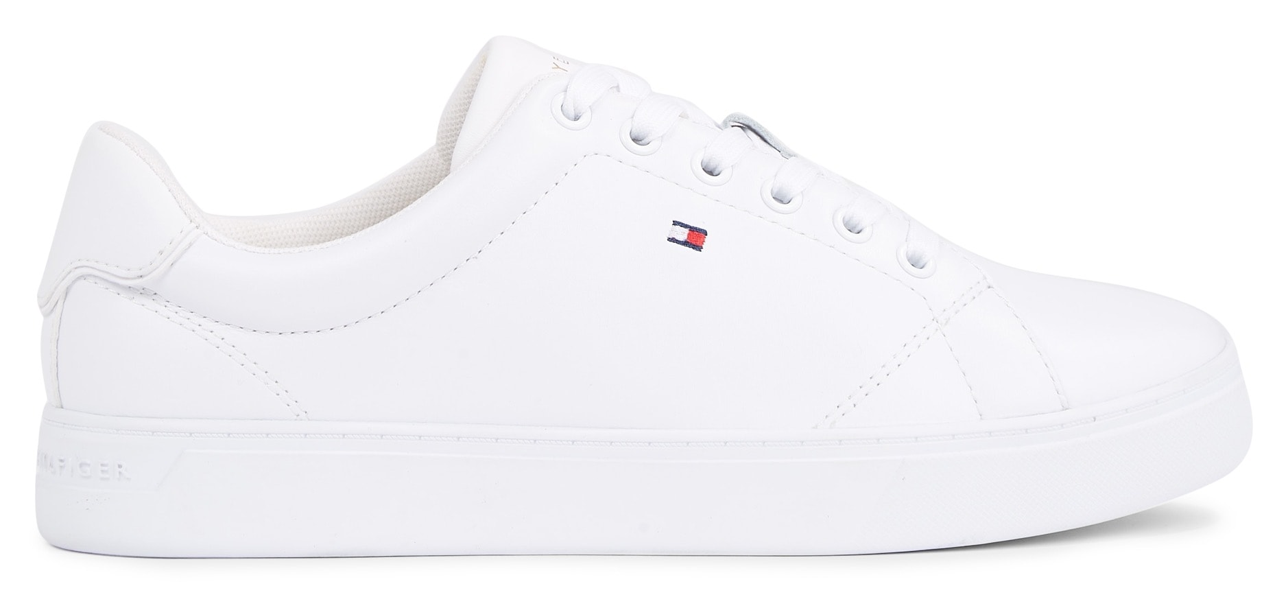 Tommy Hilfiger Plateausneaker »ESSENTIAL COURT SNEAKER«, mit gestickter Logoflag, Freizeitschuh, Halbschuh, Schnürschuh von Tommy Hilfiger