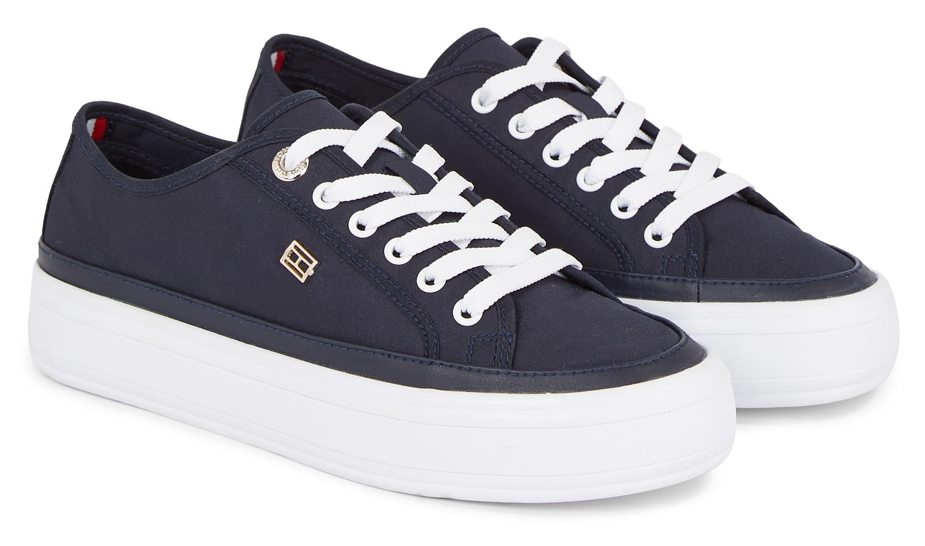 Tommy Hilfiger Plateausneaker »ESSENTIAL VULC CANVAS SNEAKER«, mit seitlichem Logo-Emblem, Freizeitschuh, Halbschuh, Schnürschuh von Tommy Hilfiger