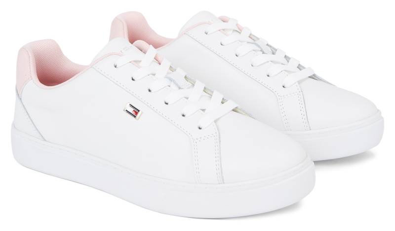 Tommy Hilfiger Plateausneaker »FLAG COURT SNEAKER«, mit Logoflagge, Freizeitschuh, Halbschuh, Schnürschuh von Tommy Hilfiger