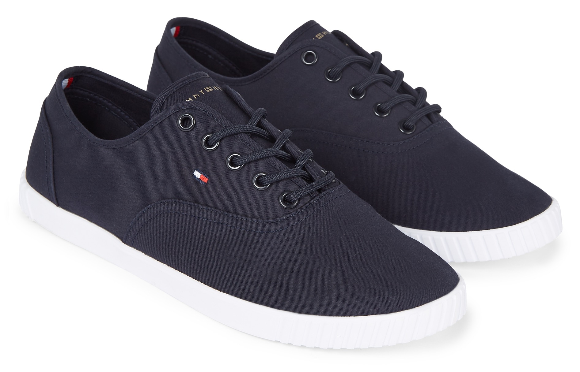 Tommy Hilfiger Sneaker »CANVAS LACE UP SNEAKER«, in schmaler Form, Freizeitschuh, Halbschuh, Schnürschuh von Tommy Hilfiger