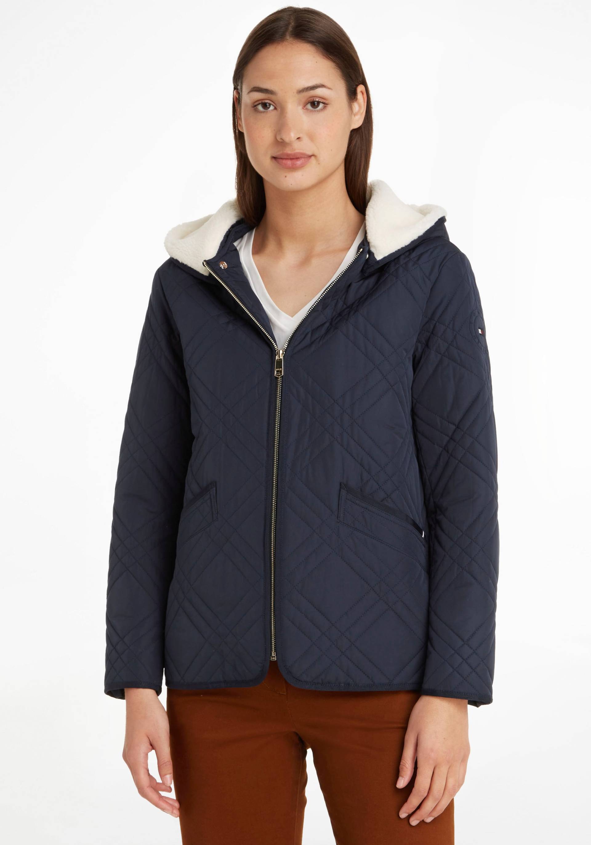 Tommy Hilfiger Steppjacke, mit Kapuze, mit Markenlabel Tommy Hilfiger Steppjacke, mit Kapuze, mit Markenlabel von Tommy Hilfiger