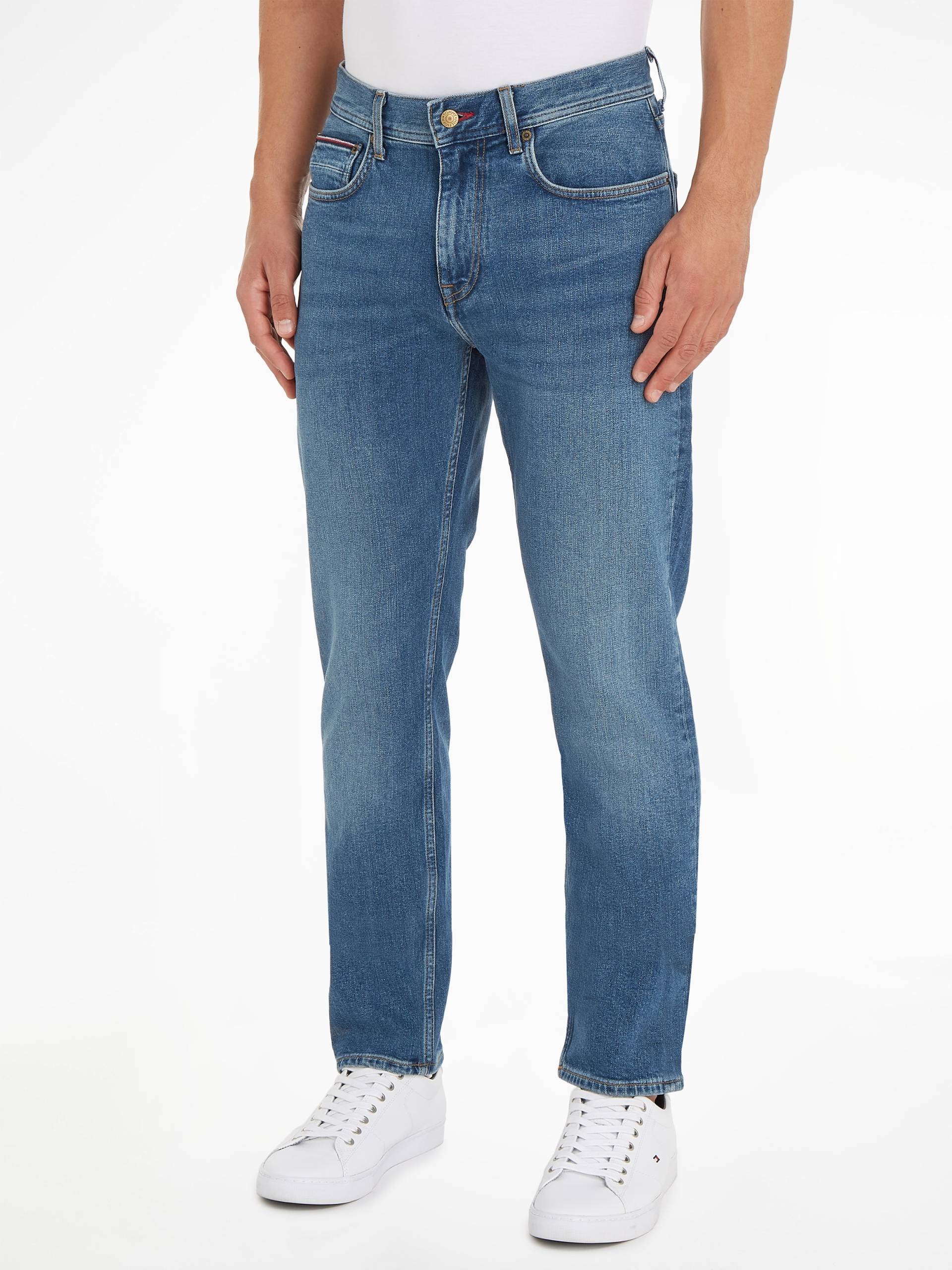 Tommy Hilfiger Straight-Jeans »Denton«, aus Baumwoll-Denim mit Stretch Tommy Hilfiger Straight-Jeans »Denton«, aus Baumwoll-Denim mit Stretch von Tommy Hilfiger