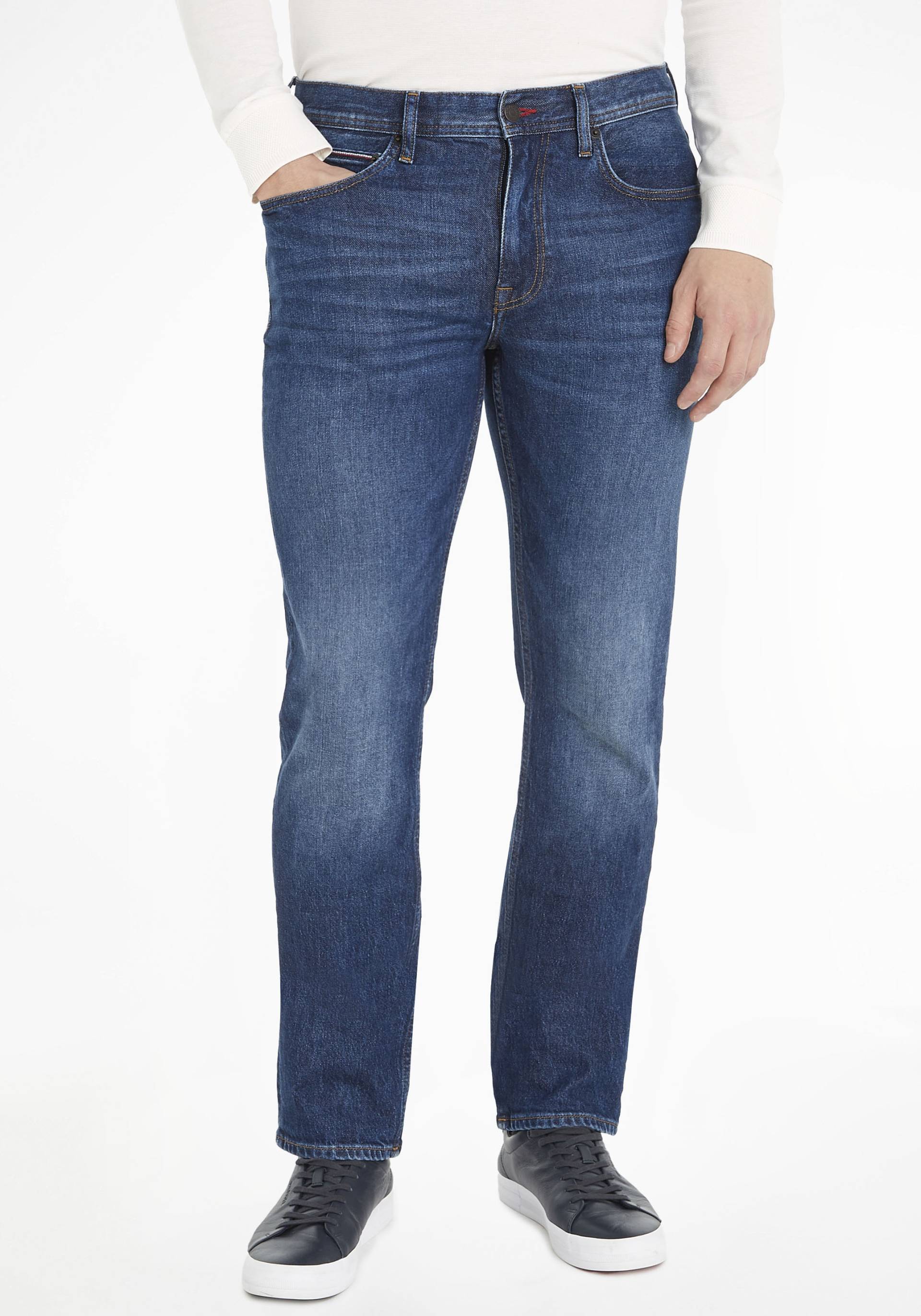 Tommy Hilfiger Straight-Jeans »STRAIGHT DENTON STR CHARLES BLUE«, mit Tommy Hilfiger Leder-Batch am hinteren Bundabschluss von Tommy Hilfiger