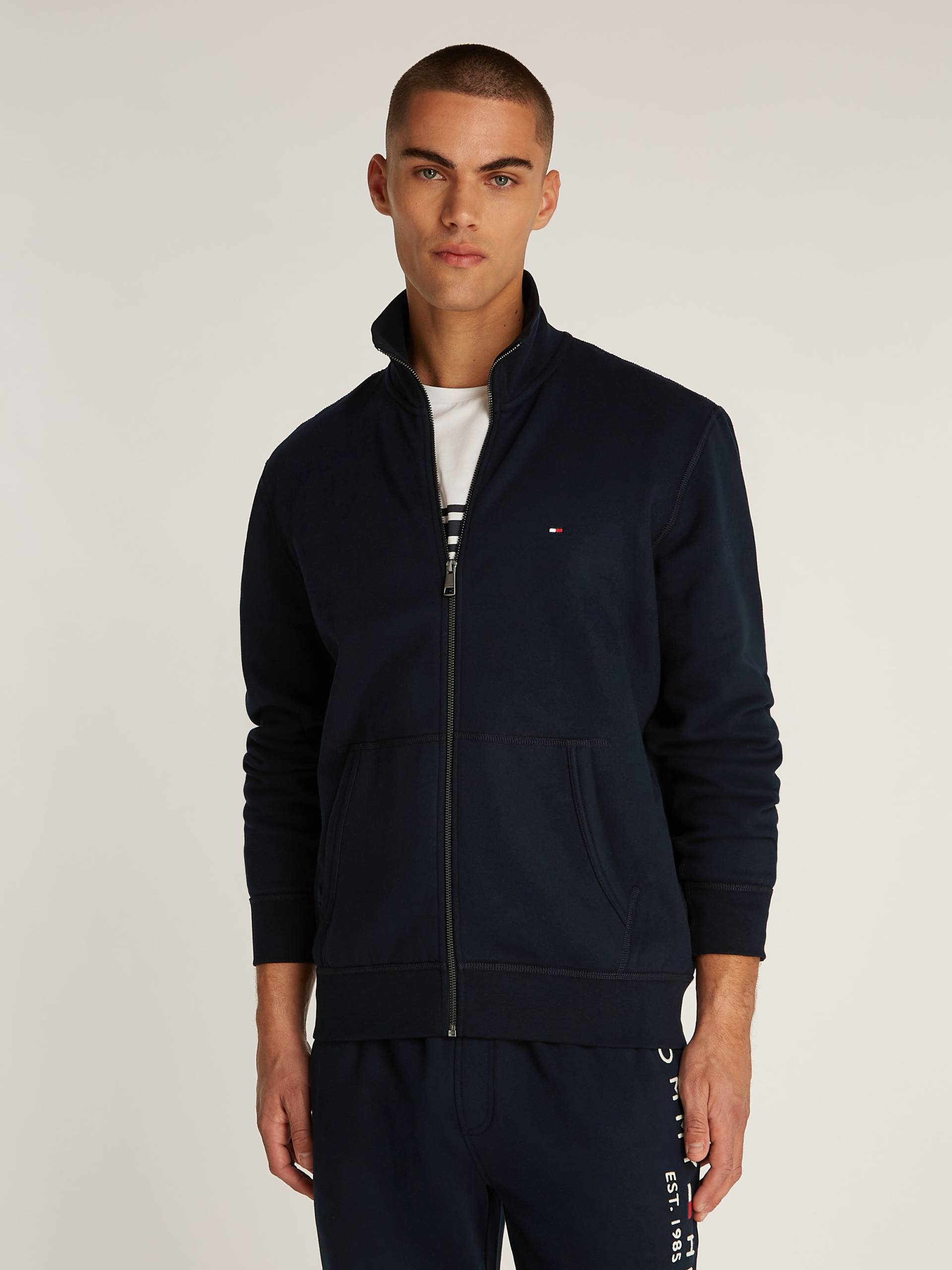 Tommy Hilfiger Sweatjacke »ESSENTIAL FLEECE ZT STAND COLLAR«, mit Logostickerei von Tommy Hilfiger