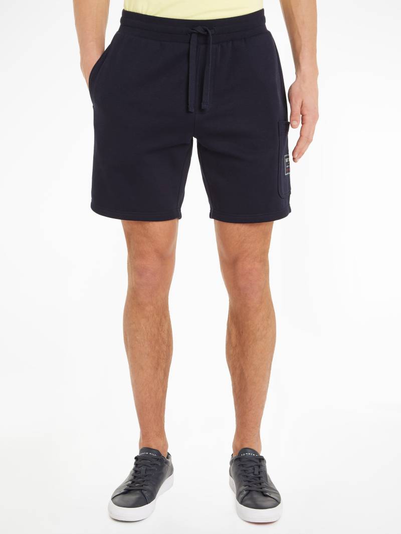 Tommy Hilfiger Sweatshorts »FLAG LOGO BADGE SWEATSHORTS«, Mit Tasche an der Seite von Tommy Hilfiger