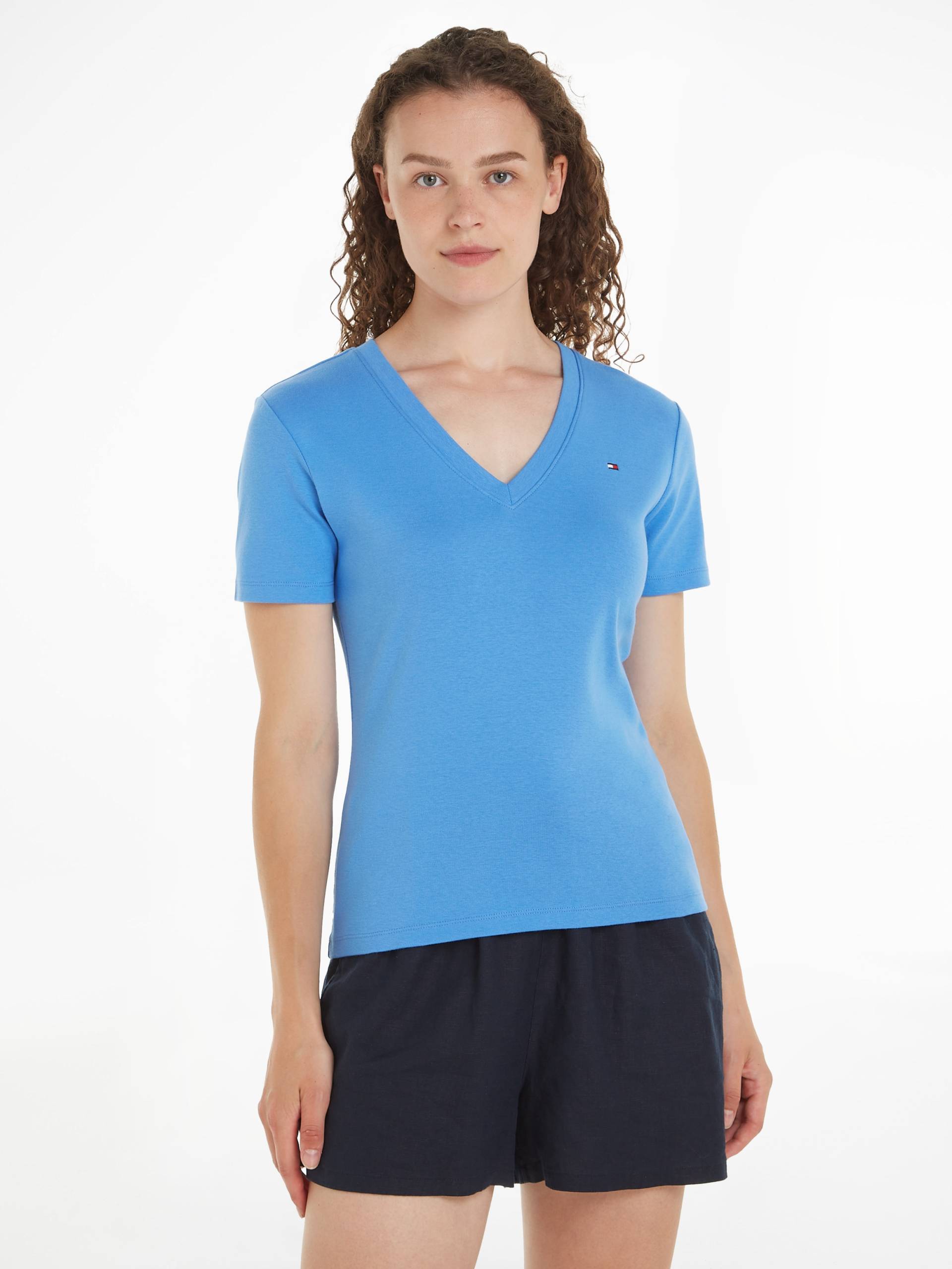 Tommy Hilfiger T-Shirt »SLIM CODY V-NK SS«, mit Logostickerei Tommy Hilfiger T-Shirt »SLIM CODY V-NK SS«, mit Logostickerei von Tommy Hilfiger