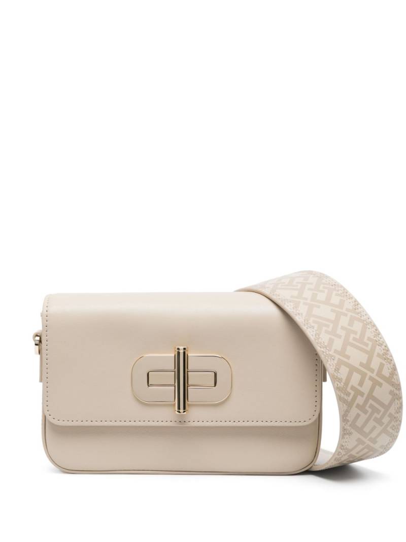 Tommy Hilfiger Turnlock Journee leather mono bag - Neutrals von Tommy Hilfiger