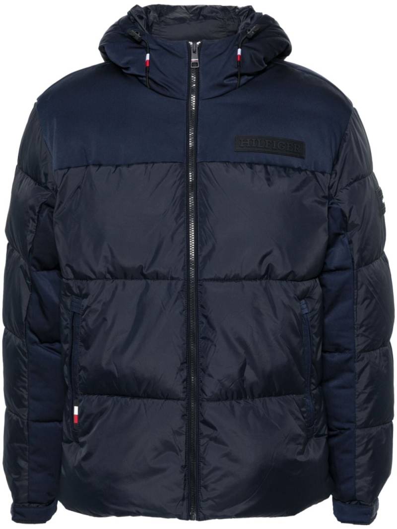 Tommy Hilfiger logo-appliqué padded jacket - Blue von Tommy Hilfiger