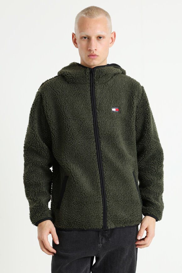 Tommy Jeans Badge Teddy Jacke | Fatigue Green | Herren  | L von Tommy Jeans