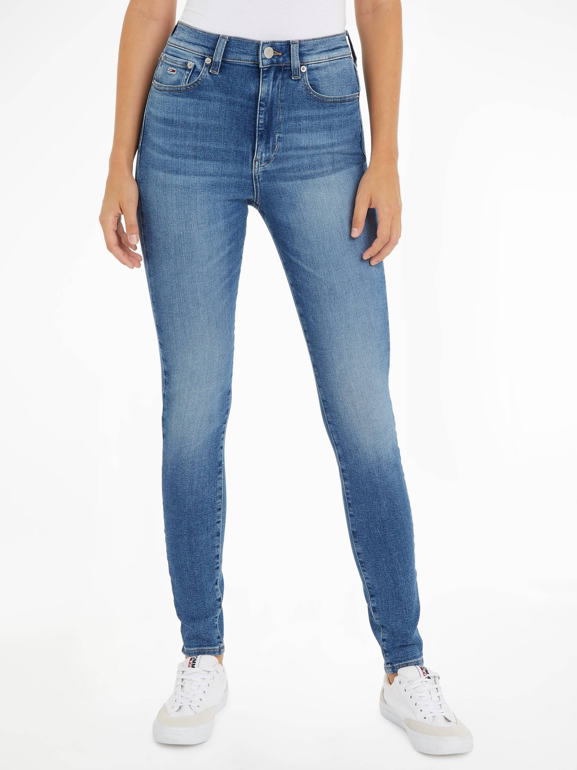 Tommy Jeans Bequeme Jeans »Sylvia Skinny Slim Jeans Hohe Leibhöhe«, mit Ledermarkenlabel von Tommy Jeans