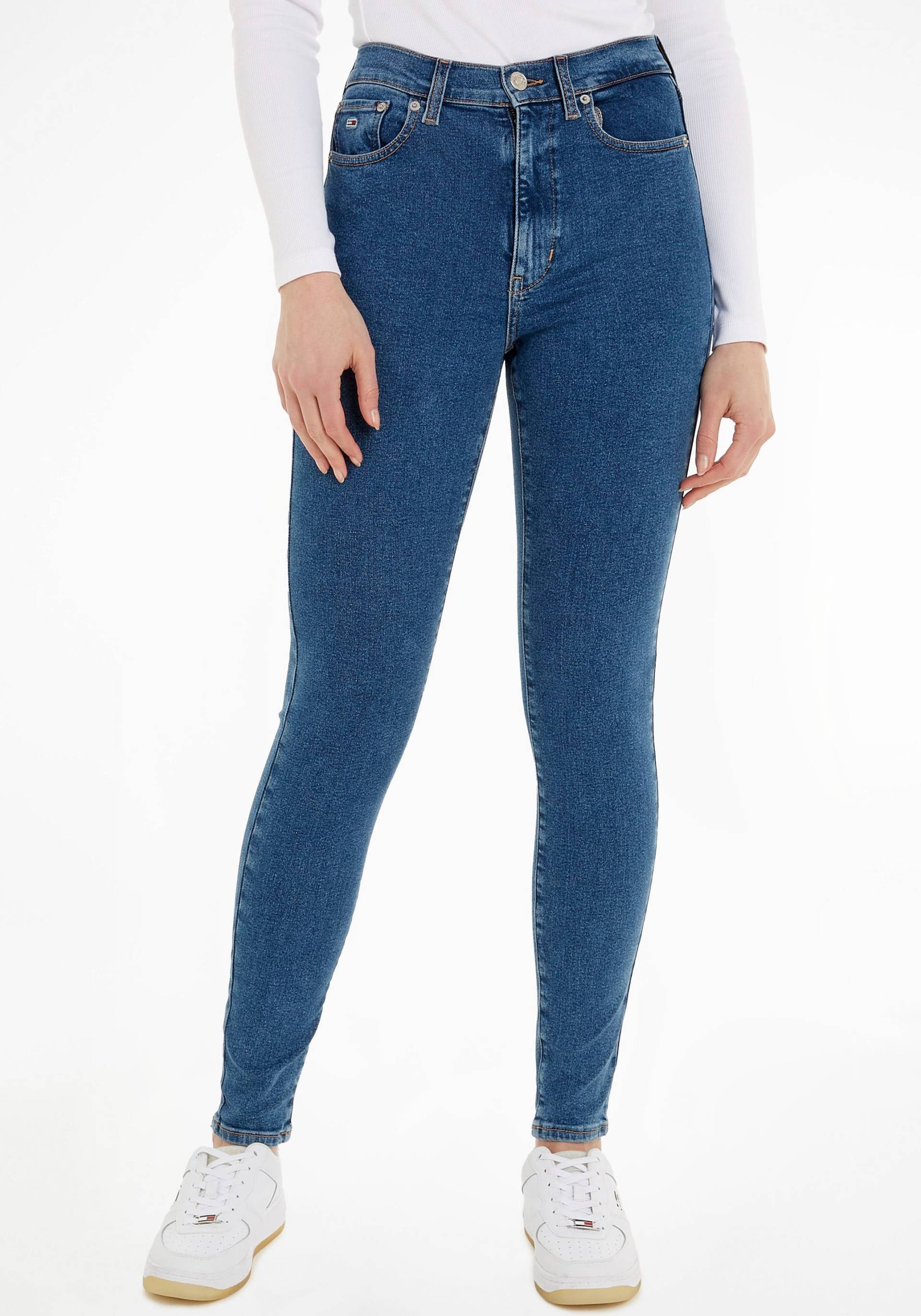 Tommy Jeans Bequeme Jeans »Sylvia«, mit Ledermarkenlabel Tommy Jeans Bequeme Jeans »Sylvia«, mit Ledermarkenlabel von Tommy Jeans