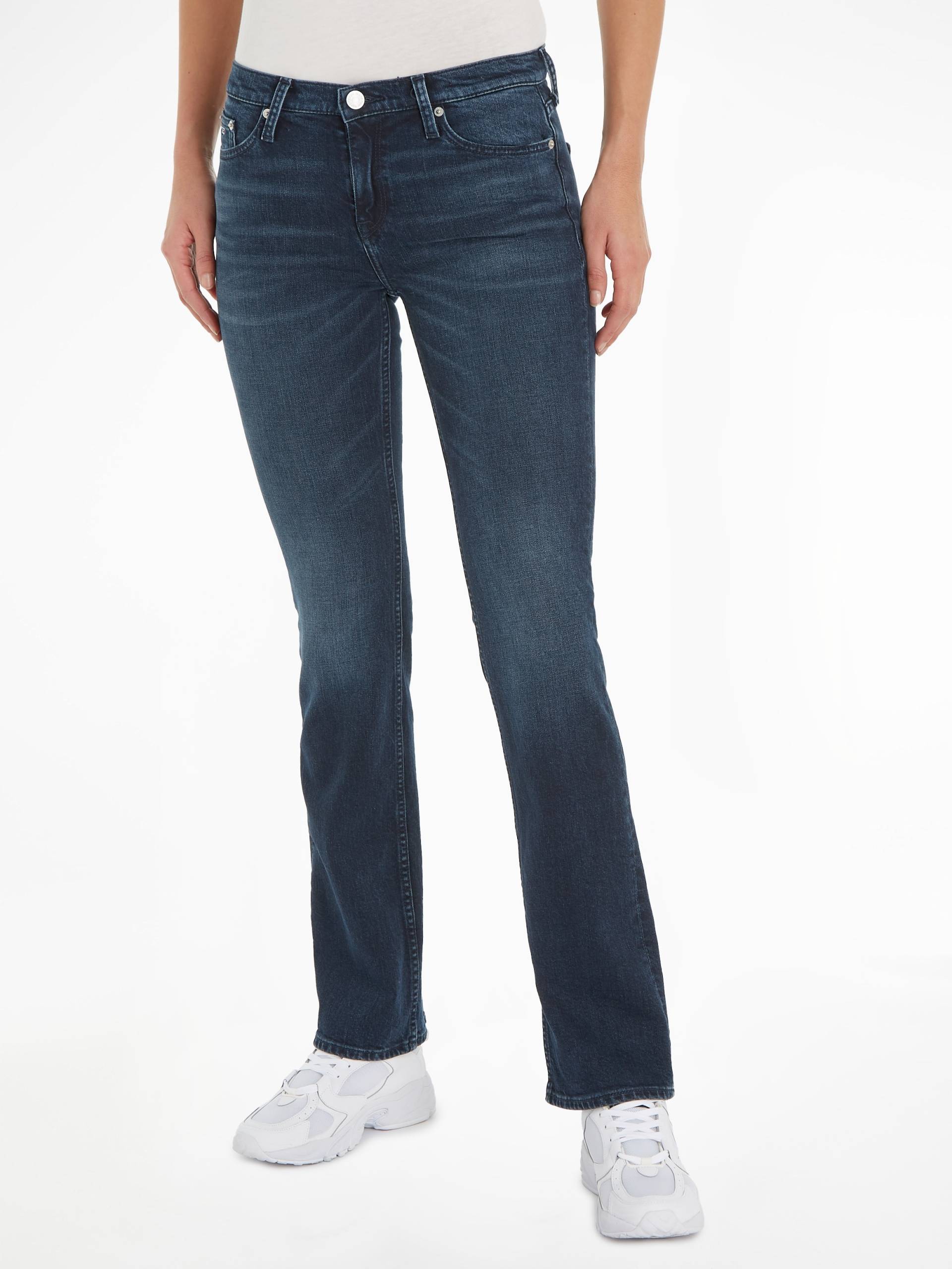 Tommy Jeans Bootcut-Jeans »MADDIE MR BC DG5161«, mit Logobadge und Logostickerei von Tommy Jeans