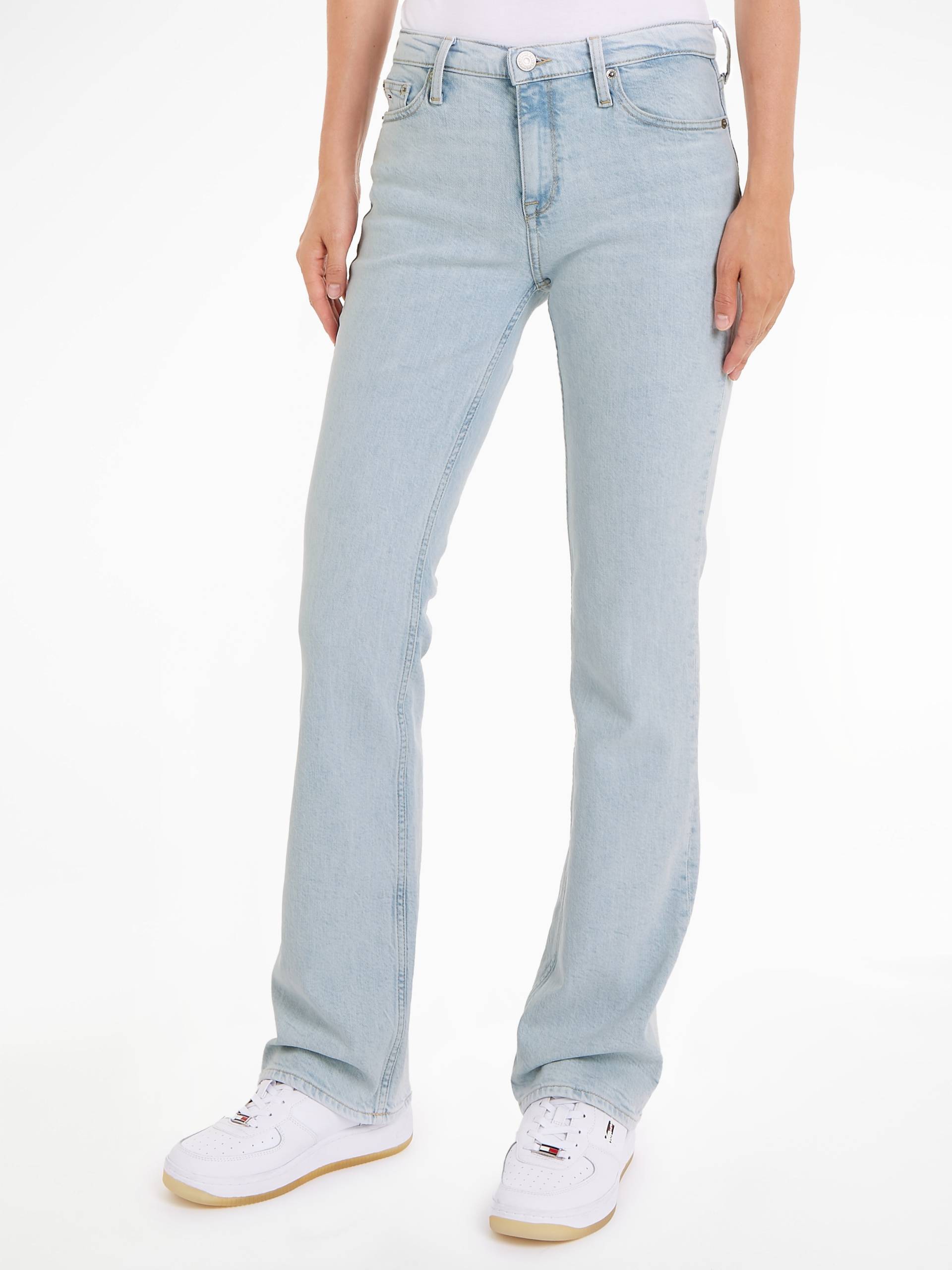 Tommy Jeans Bootcut-Jeans »Maddie«, mit Tommy Jeans Markenlabel & Badge von Tommy Jeans