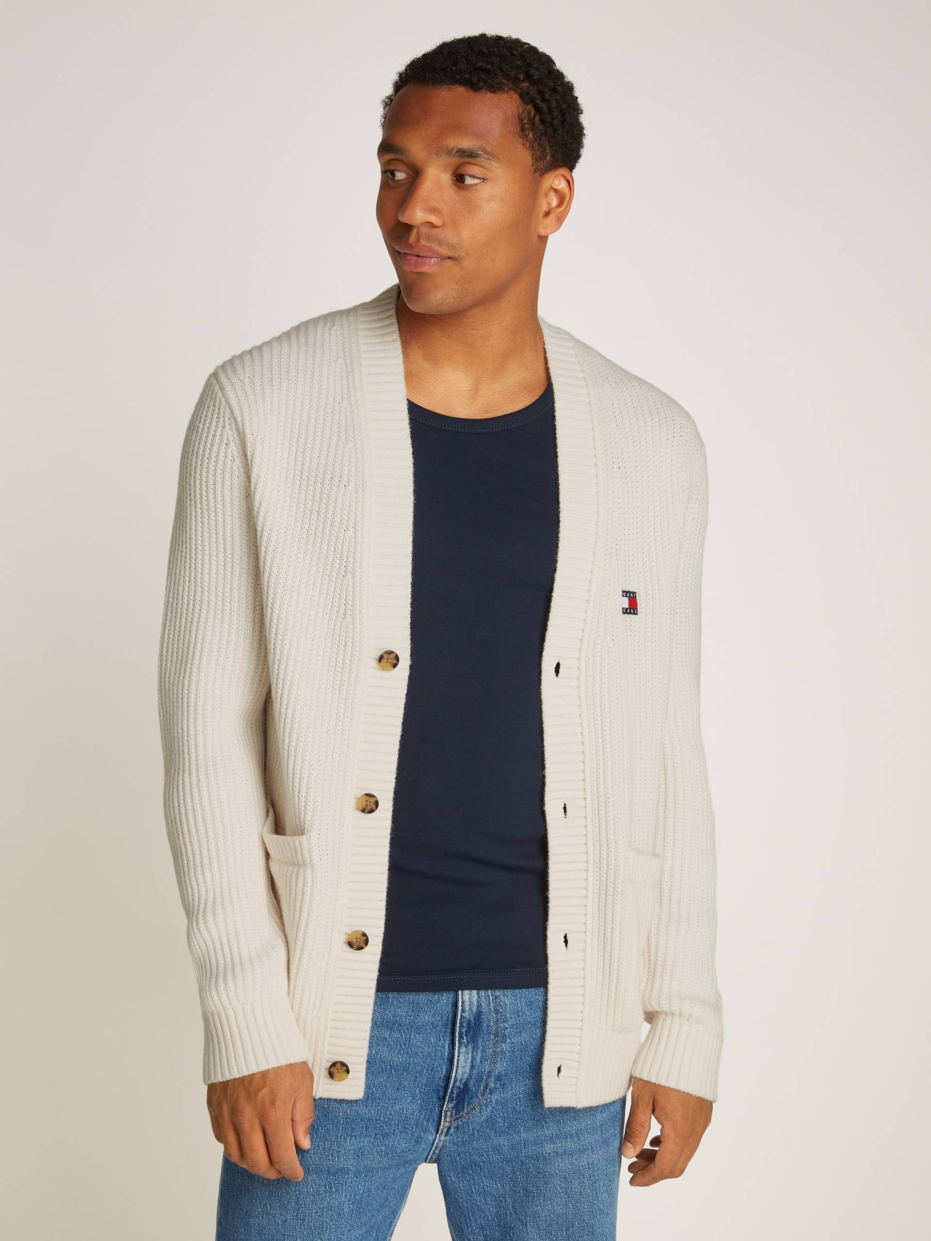 Tommy Jeans Cardigan »TJM REG JERSEY STITCH CARDI«, mit Logostickerei von Tommy Jeans