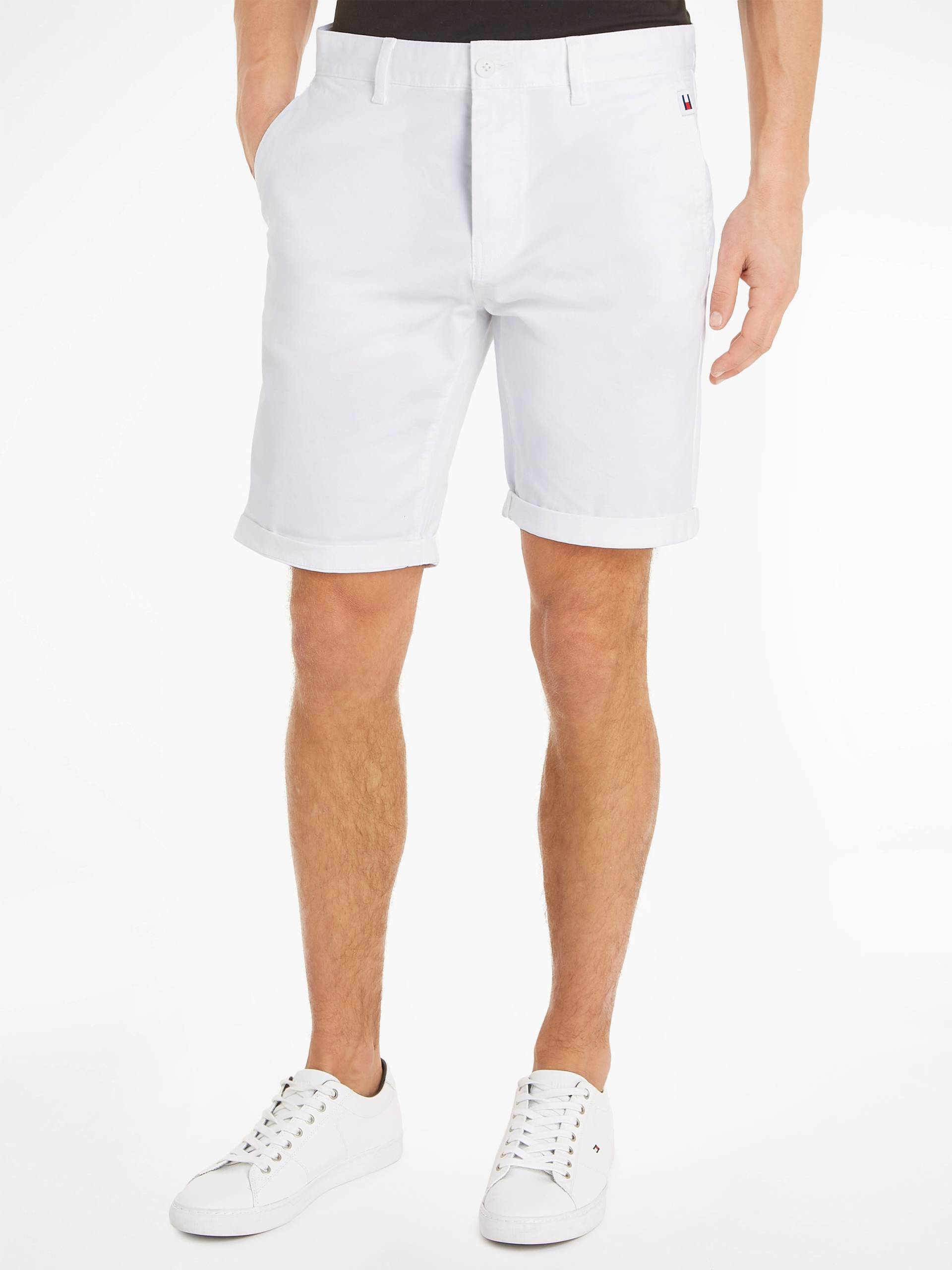 Tommy Jeans Chinoshorts »TJM SCANTON SHORT«, Markenstickerei von Tommy Jeans