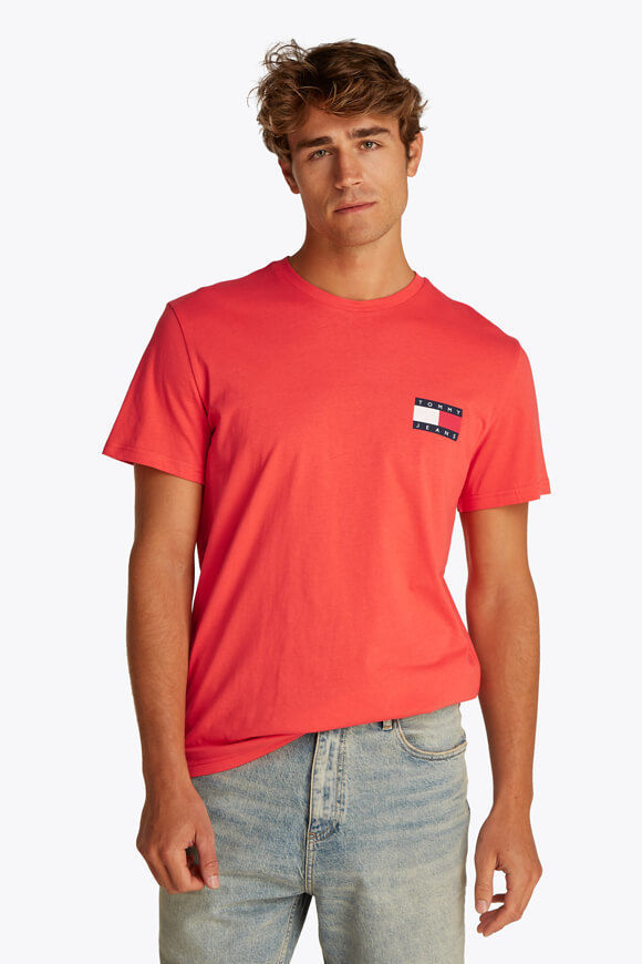 Tommy Jeans Essential Flag T-Shirt | Bright Vermillion | Herren  | S von Tommy Jeans