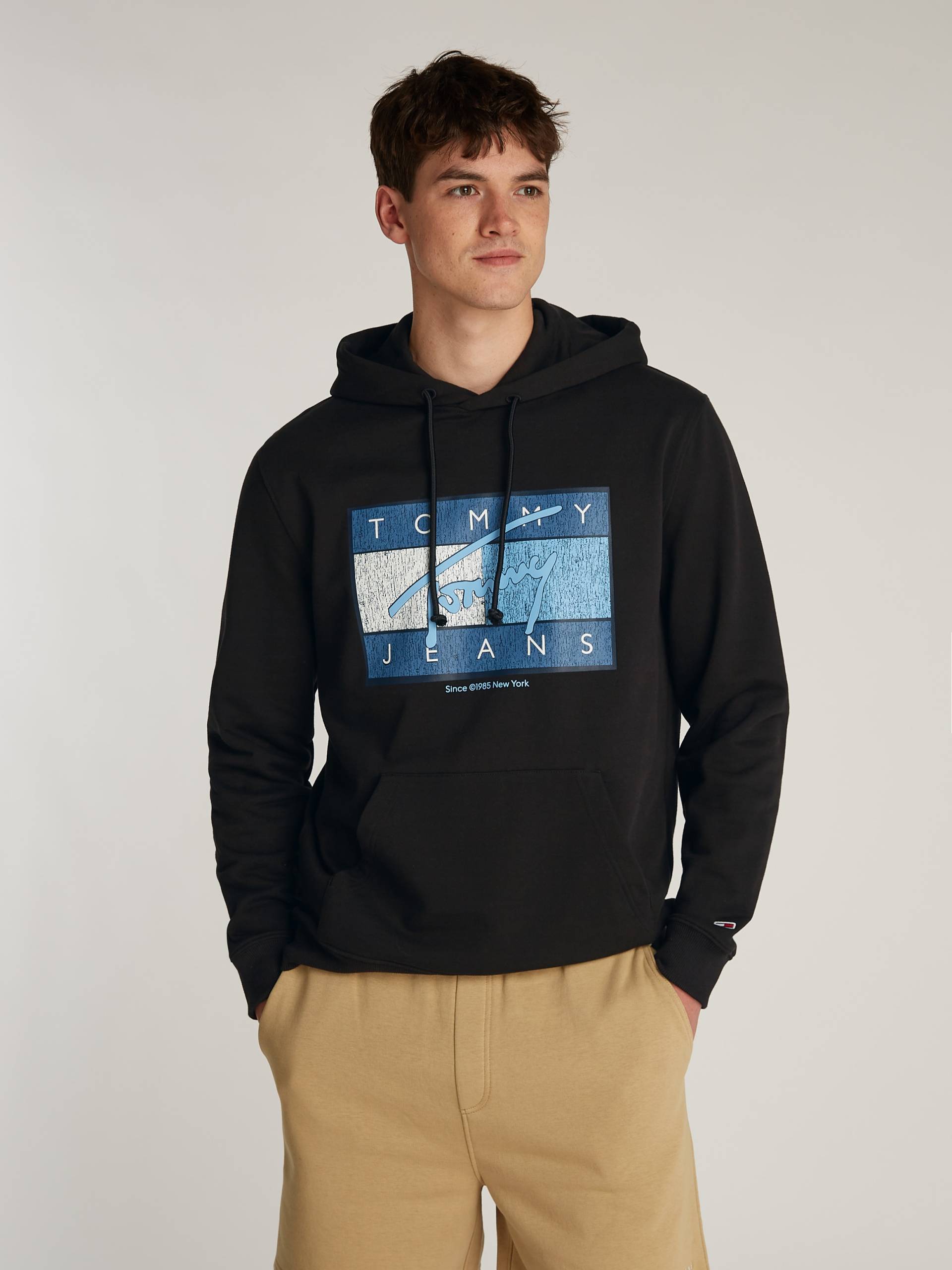 Tommy Jeans Hoodie »TJM REG DNA FLAG TWIST HOOD EXT«, mit grossem Logo von Tommy Jeans