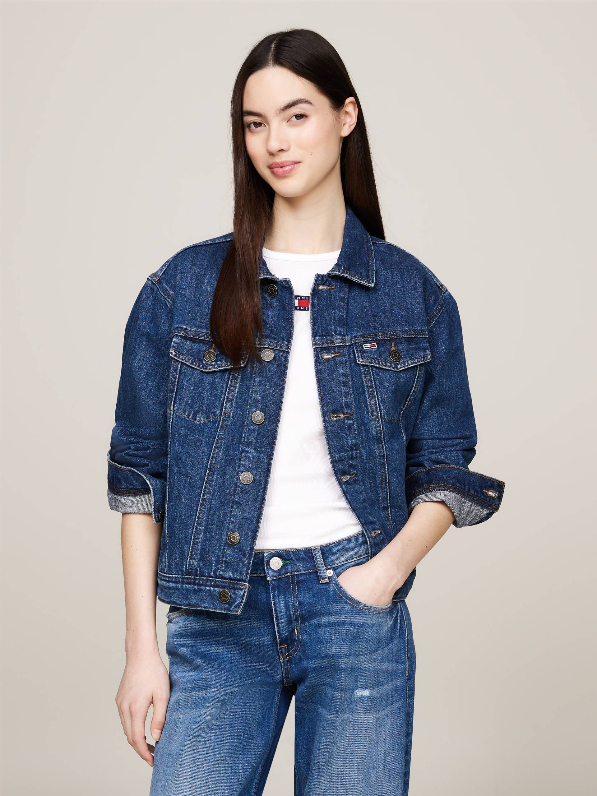Tommy Jeans Jeansjacke »MOM CLS JACKET BH0056«, mit Tommy Jeans Flagge Tommy Jeans Jeansjacke »MOM CLS JACKET BH0056«, mit Tommy Jeans Flagge von Tommy Jeans