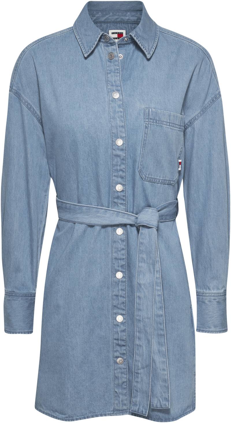 Tommy Jeans Jeanskleid »TJW BELTED DENIM SHIRT DRESS EXT«, mit Markenlabel von Tommy Jeans