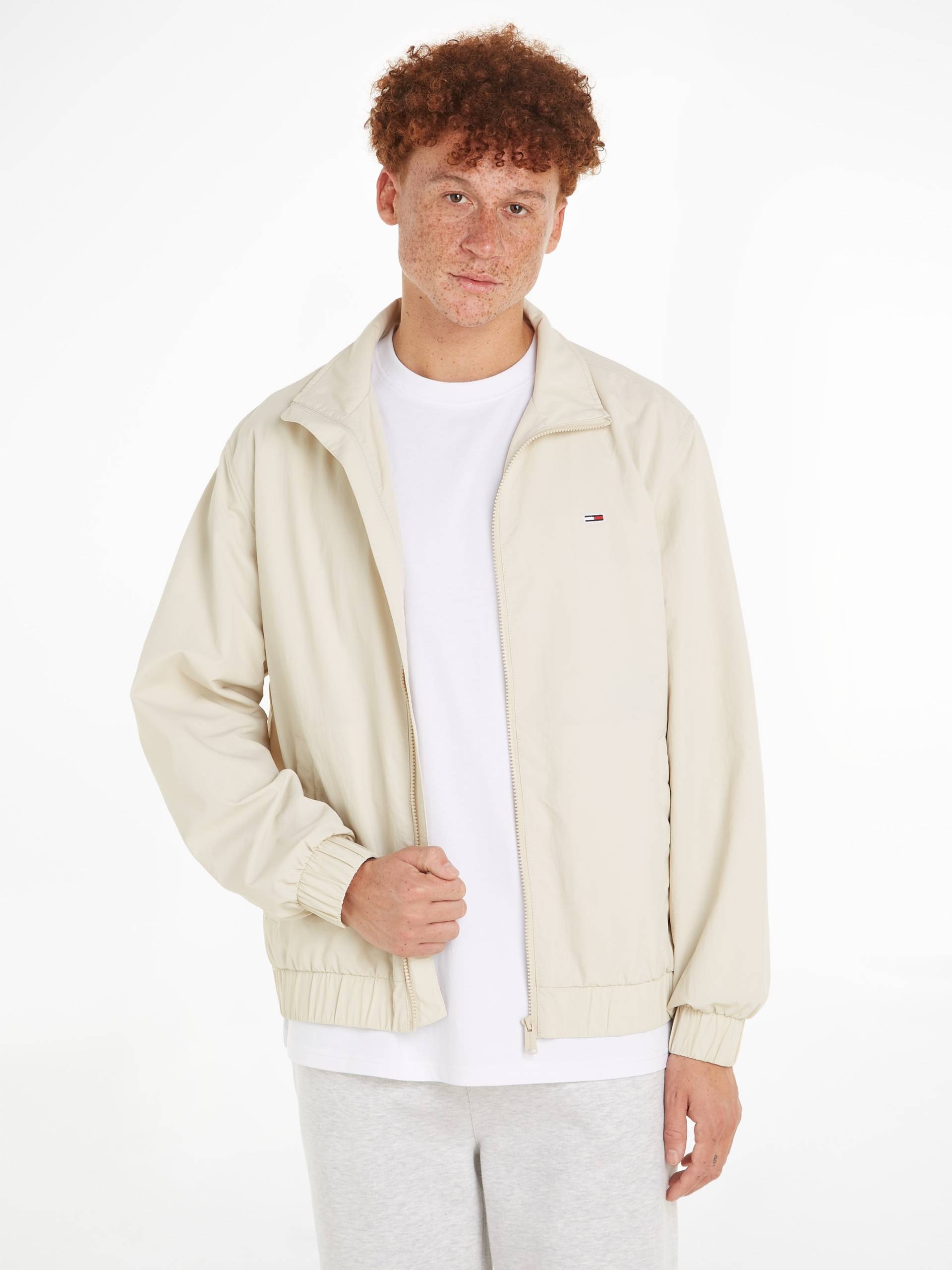 Tommy Jeans Kurzjacke »TJM ESSENTIAL JACKET EXT«, Bomberjacke mit Stehkragen Tommy Jeans Kurzjacke »TJM ESSENTIAL JACKET EXT«, Bomberjacke mit Stehkragen von Tommy Jeans