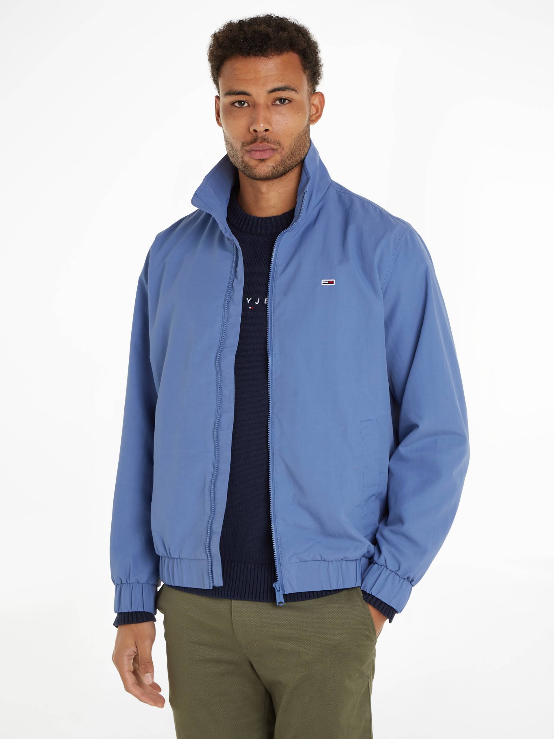 Tommy Jeans Kurzjacke »TJM ESSENTIAL JACKET EXT«, Bomberjacke mit Stehkragen Tommy Jeans Kurzjacke »TJM ESSENTIAL JACKET EXT«, Bomberjacke mit Stehkragen von Tommy Jeans