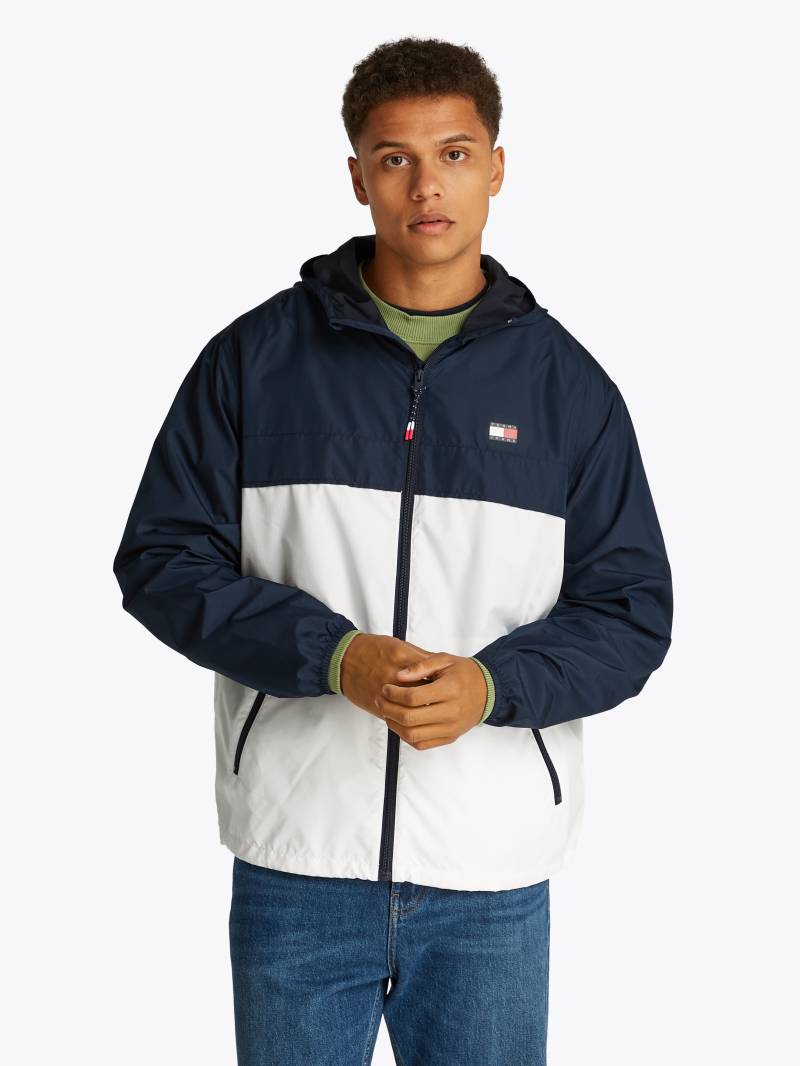 Tommy Jeans Outdoorjacke »TJM LW CHICAGO JACKET«, mit Kapuze, mit Logoprägung von Tommy Jeans