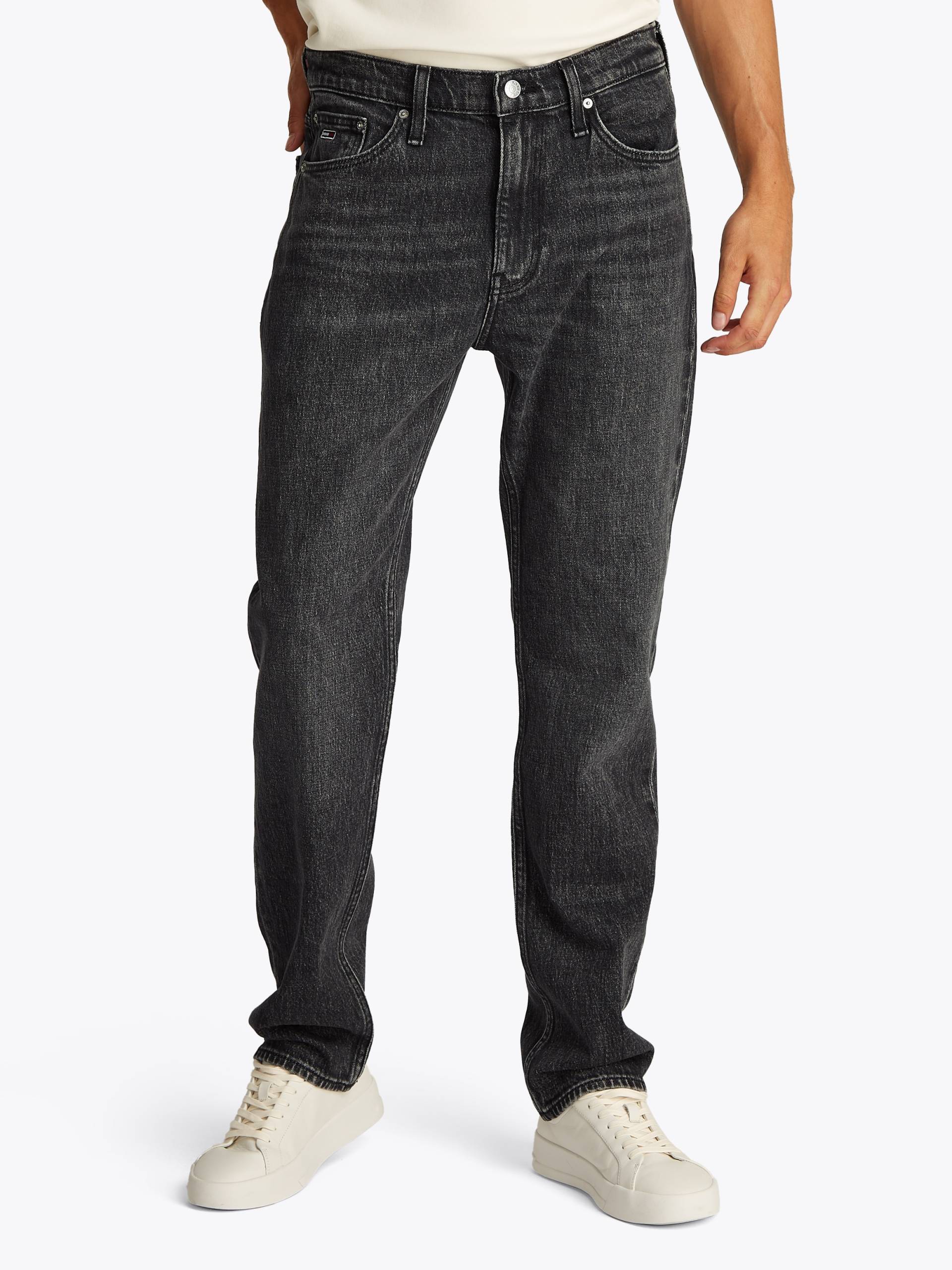Tommy Jeans Regular-fit-Jeans »RYAN RGLR STRGHT«, mit Logoprägung Tommy Jeans Regular-fit-Jeans »RYAN RGLR STRGHT«, mit Logoprägung von Tommy Jeans