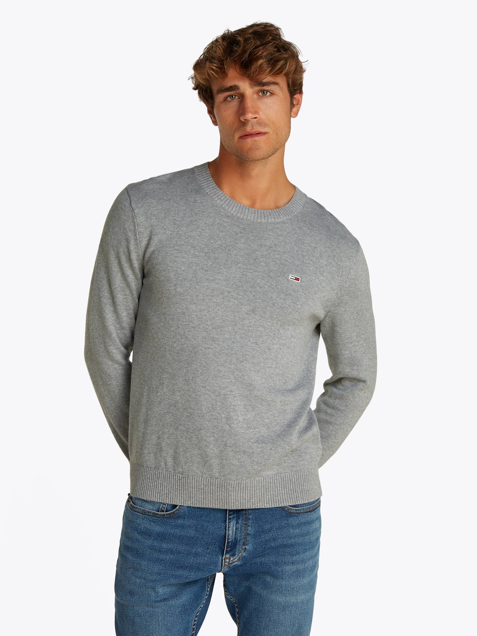 Tommy Jeans Rundhalspullover »TJM SLIM ESSENTIAL LIGHT SWEATER«, mit Flag-Patch von Tommy Jeans