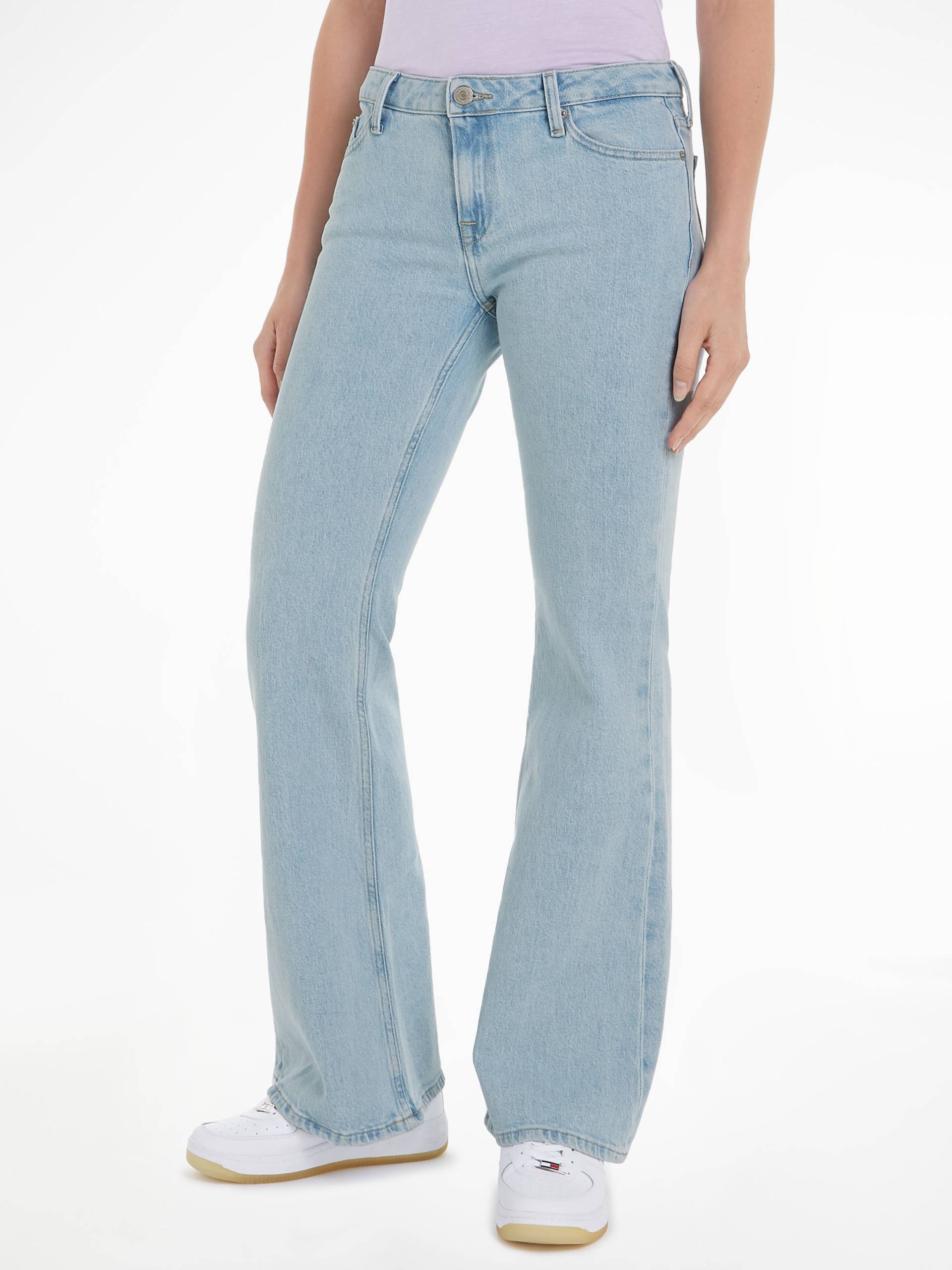 Tommy Jeans Bequeme Jeans »Sophie Low Wais Flare Wide«, mit Ledermarkenlabel von Tommy Jeans