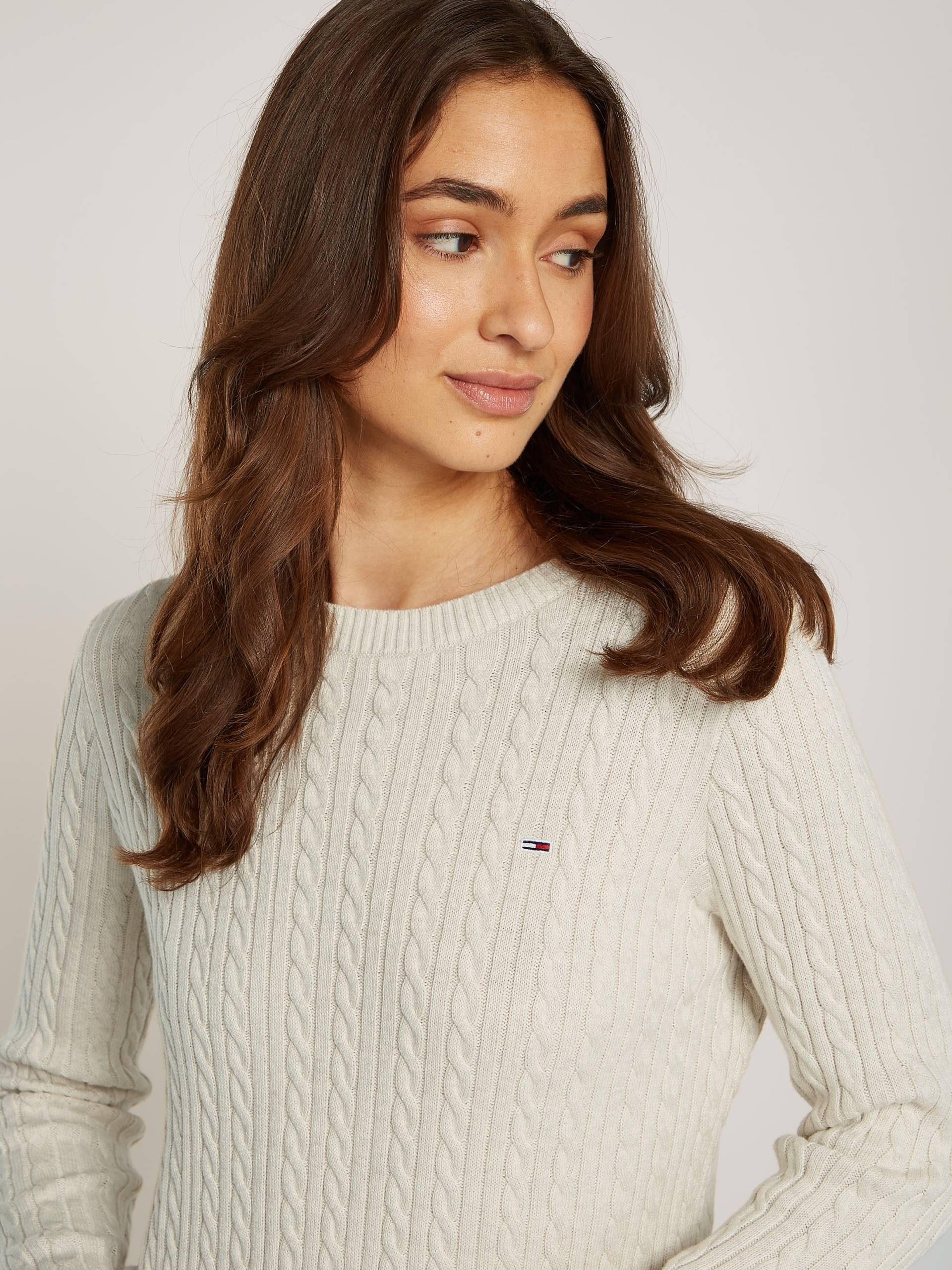 Tommy Jeans Strickpullover »TJW CABLE ESSENTIAL SWEATER«, mit Zopfmuster, Logostickerei von Tommy Jeans